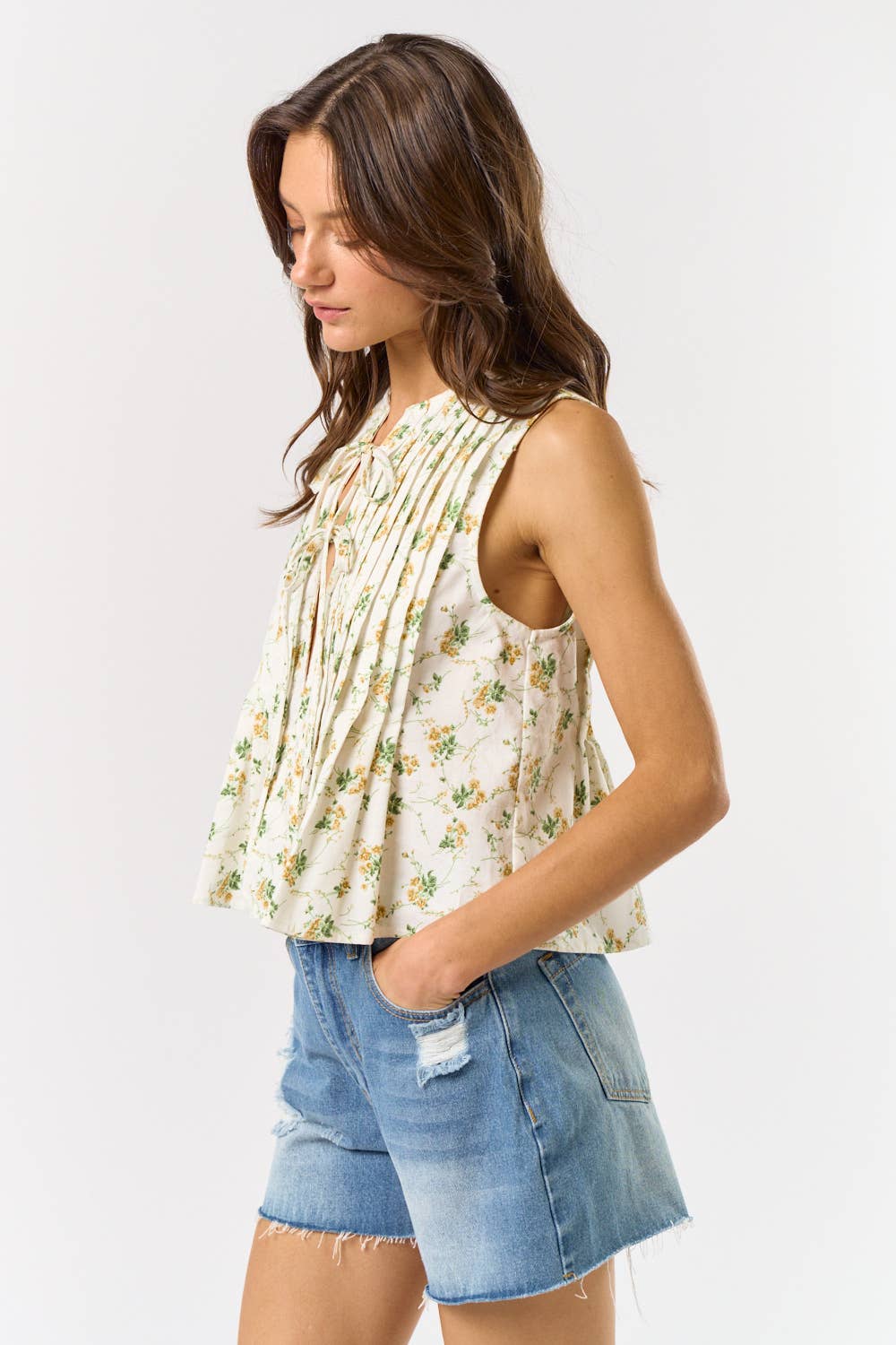 ILT5306 FRONT TIE SLEEVELESS TOP: OFF WHITE-MUSTARD