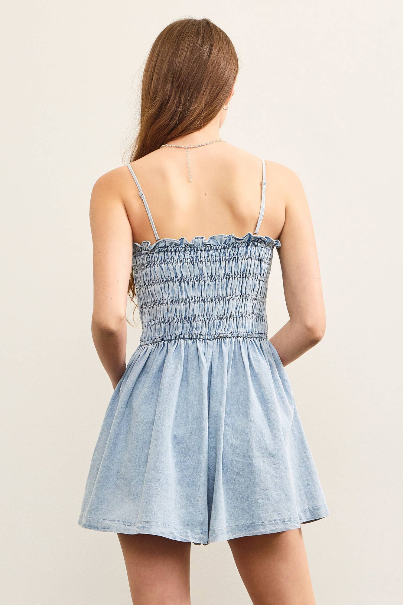 GATHERED FLARE SLEEVELESS DENIM ROMPER: LT.DENIM / DS0890-RE