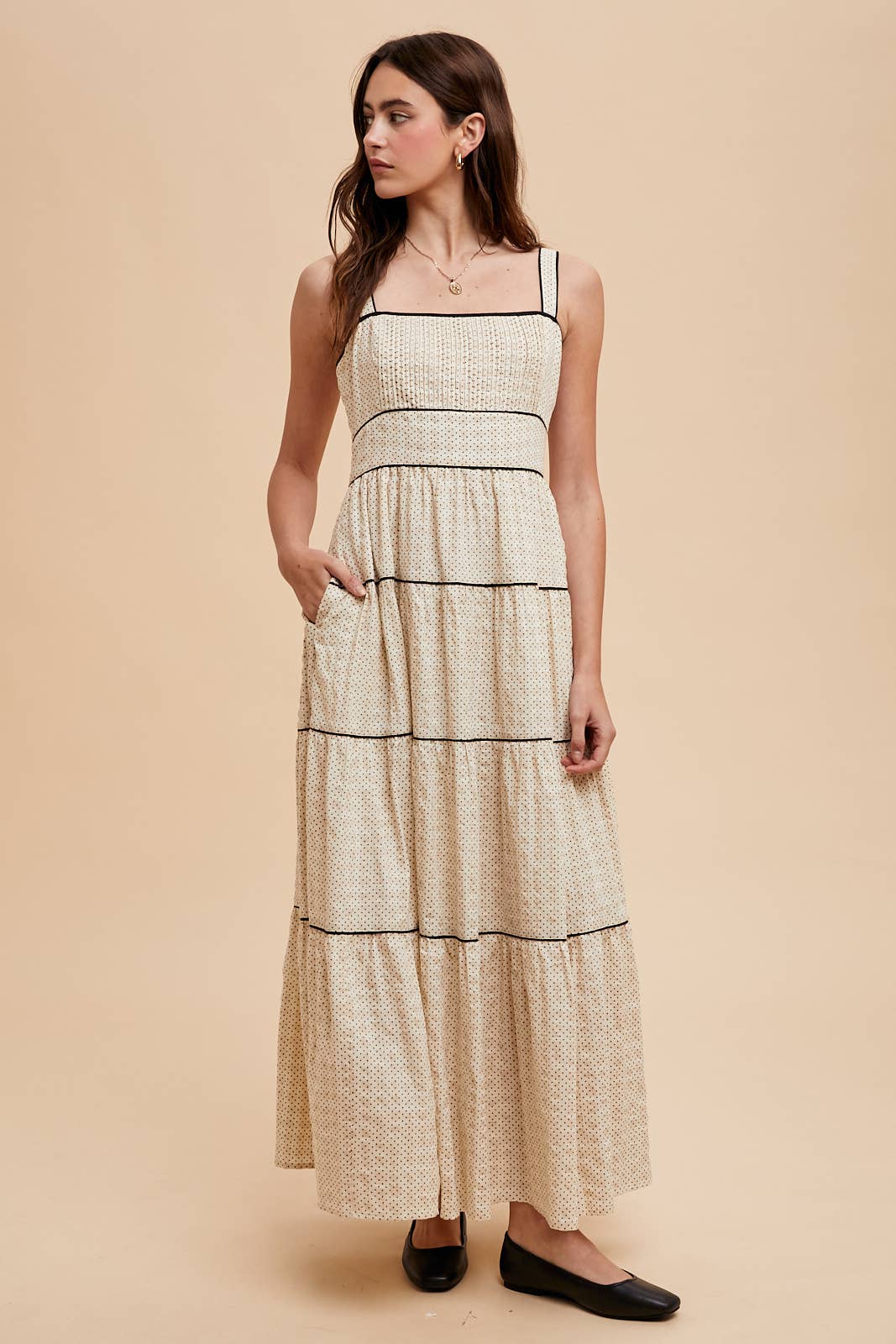 CONTRAST PIPED TIERED MAXI DRESS: CREME / ILD6280