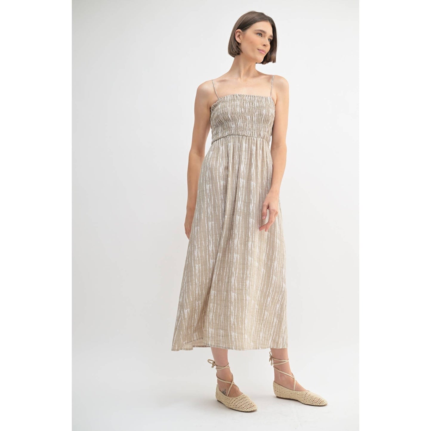 ABSTRACT PRINT SMOCKING DETAIL MIDI DRESS: Taupe / FD67696_1
