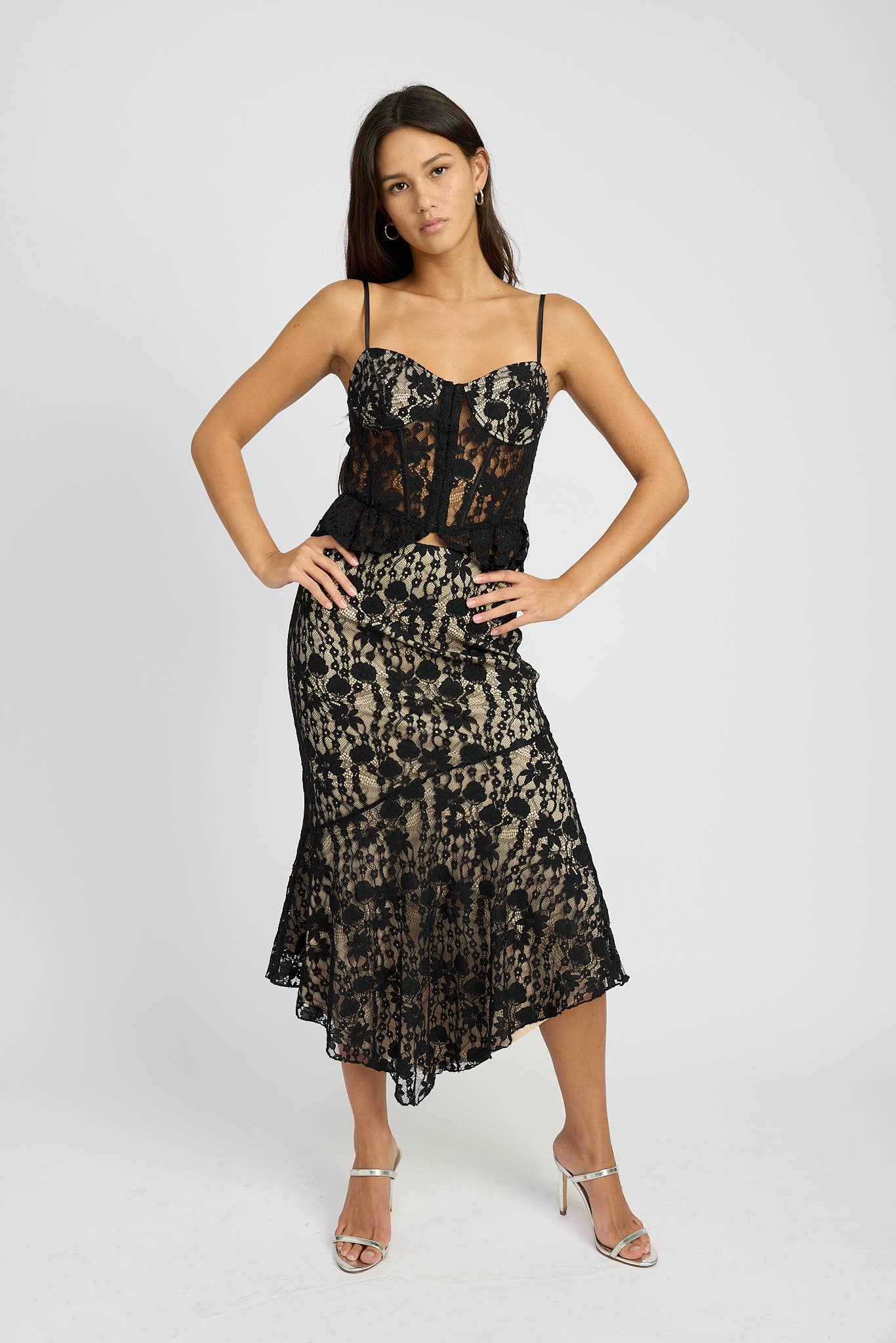 IMJ9768T LACE CORSET TOP WITH RUFFLE: OFF WHITE