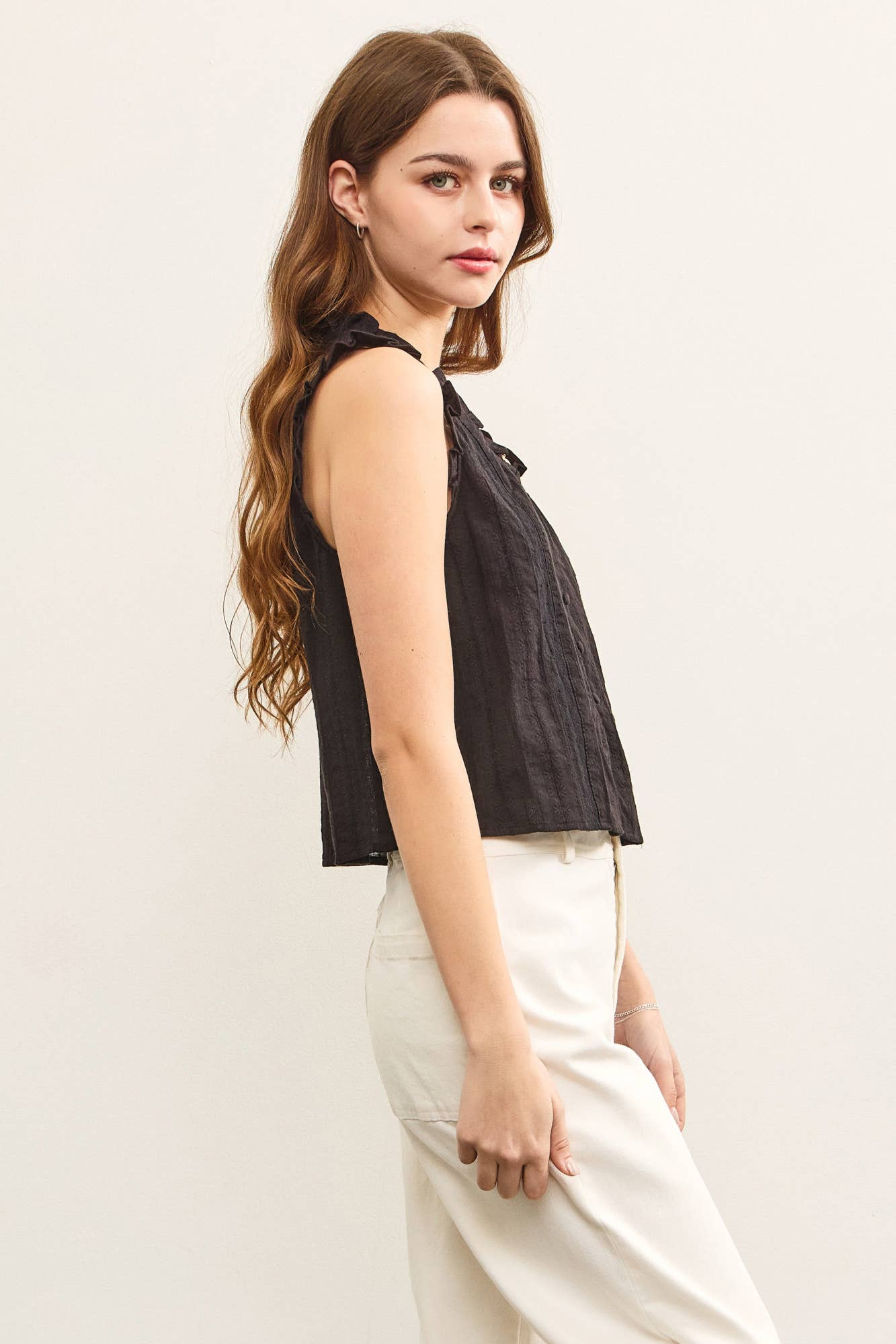 RUFFLED V NECK BUTTON CLOSURE TOP: Black / S24759