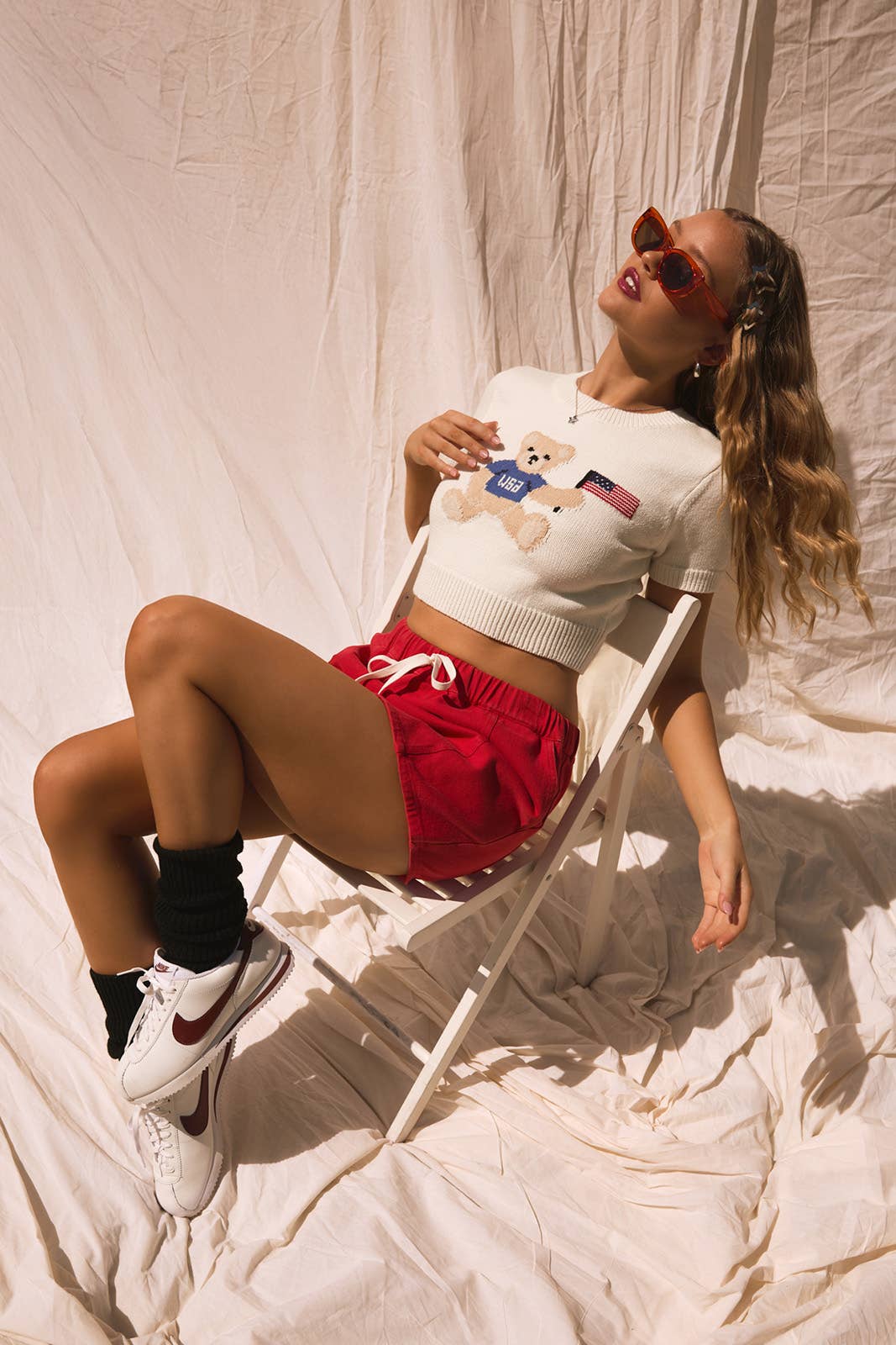 "TEDDY BEAR WITH USA FLAG" GRAPHIC CREW NECK SWEATER TOP: White / IWT5170-3