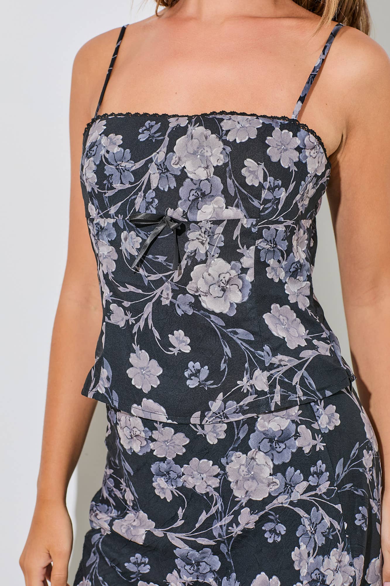 PRINTED FLORAL SATIN BOW CAMI: BROWN BT3362-B