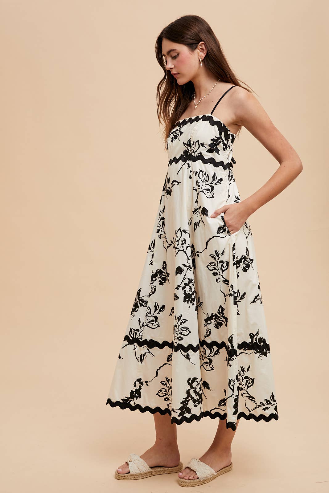 COTTON FLORAL RIC RAC DRESS: CREME BLACK / ILD6283