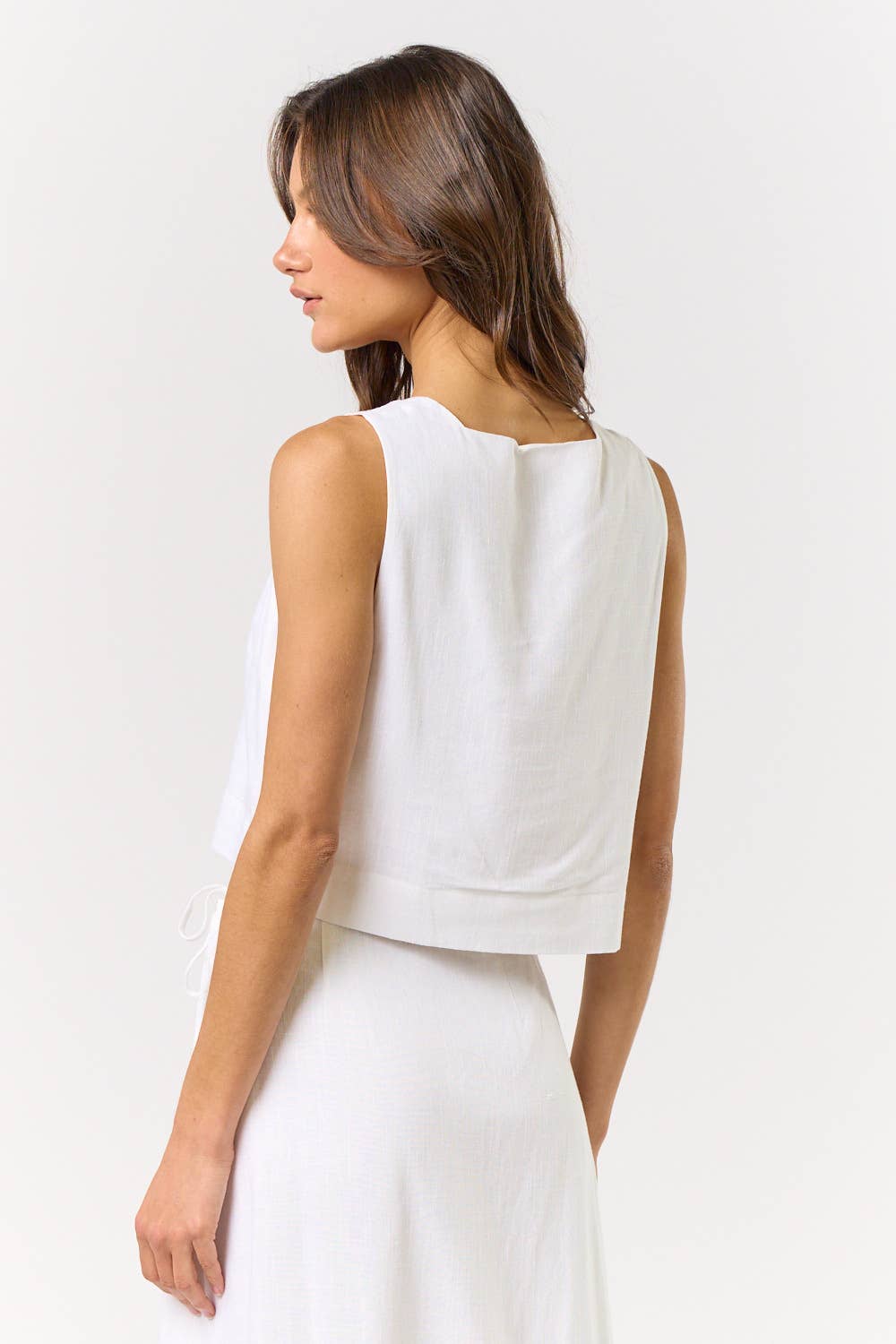 ILT4559 CROPPED WIDE STRAP TANK TOP: White