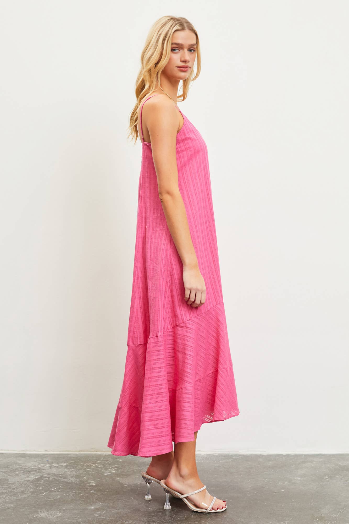 BUTTON BACK DETAIL CAMI DRESS: OFF WHITE / S23135