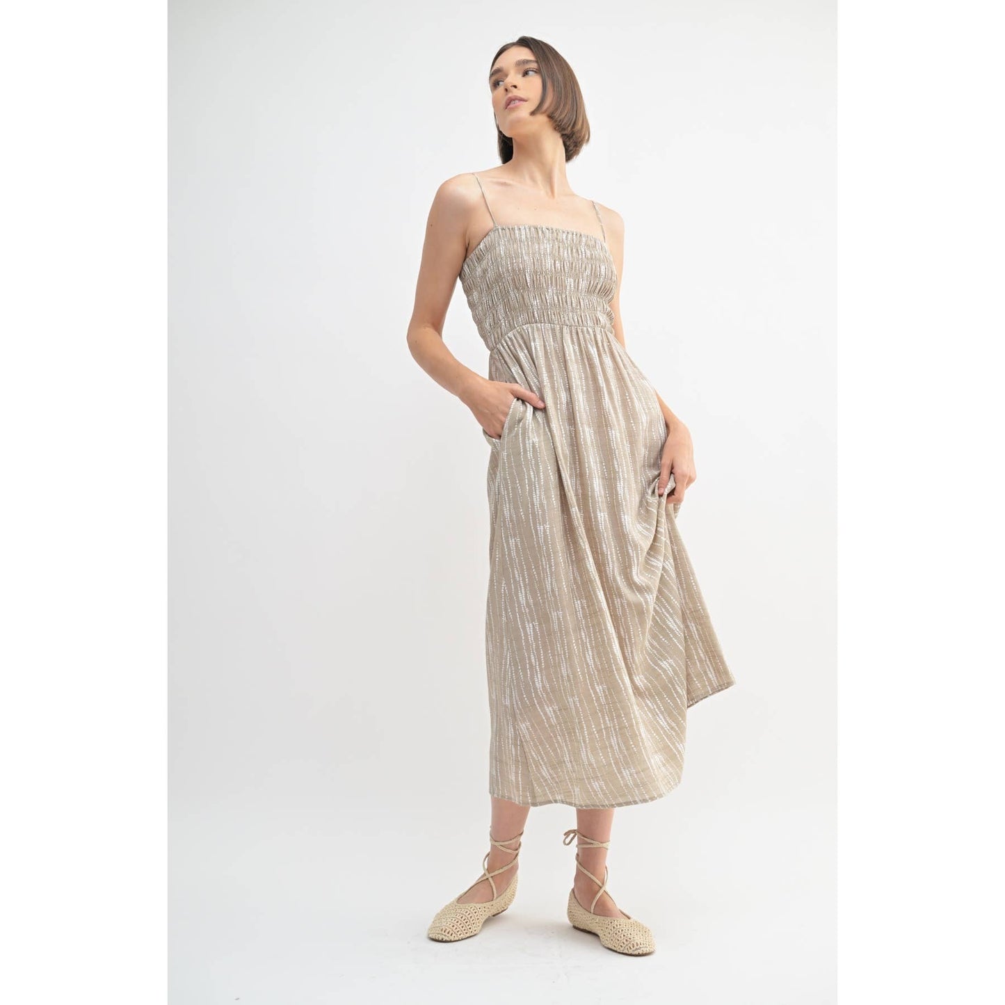 ABSTRACT PRINT SMOCKING DETAIL MIDI DRESS: Taupe / FD67696_1