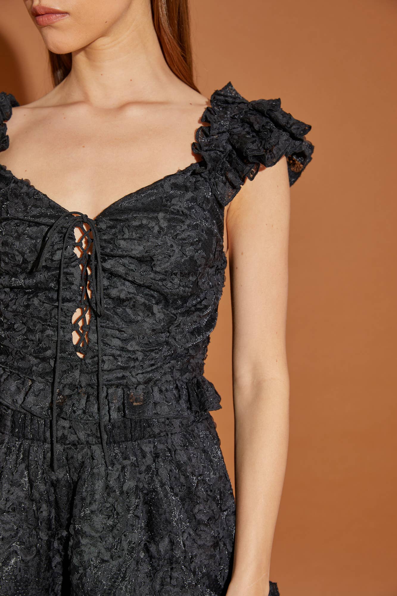FLORAL LACE FLUTTER SLEEVE TOP: WHITE / S21665