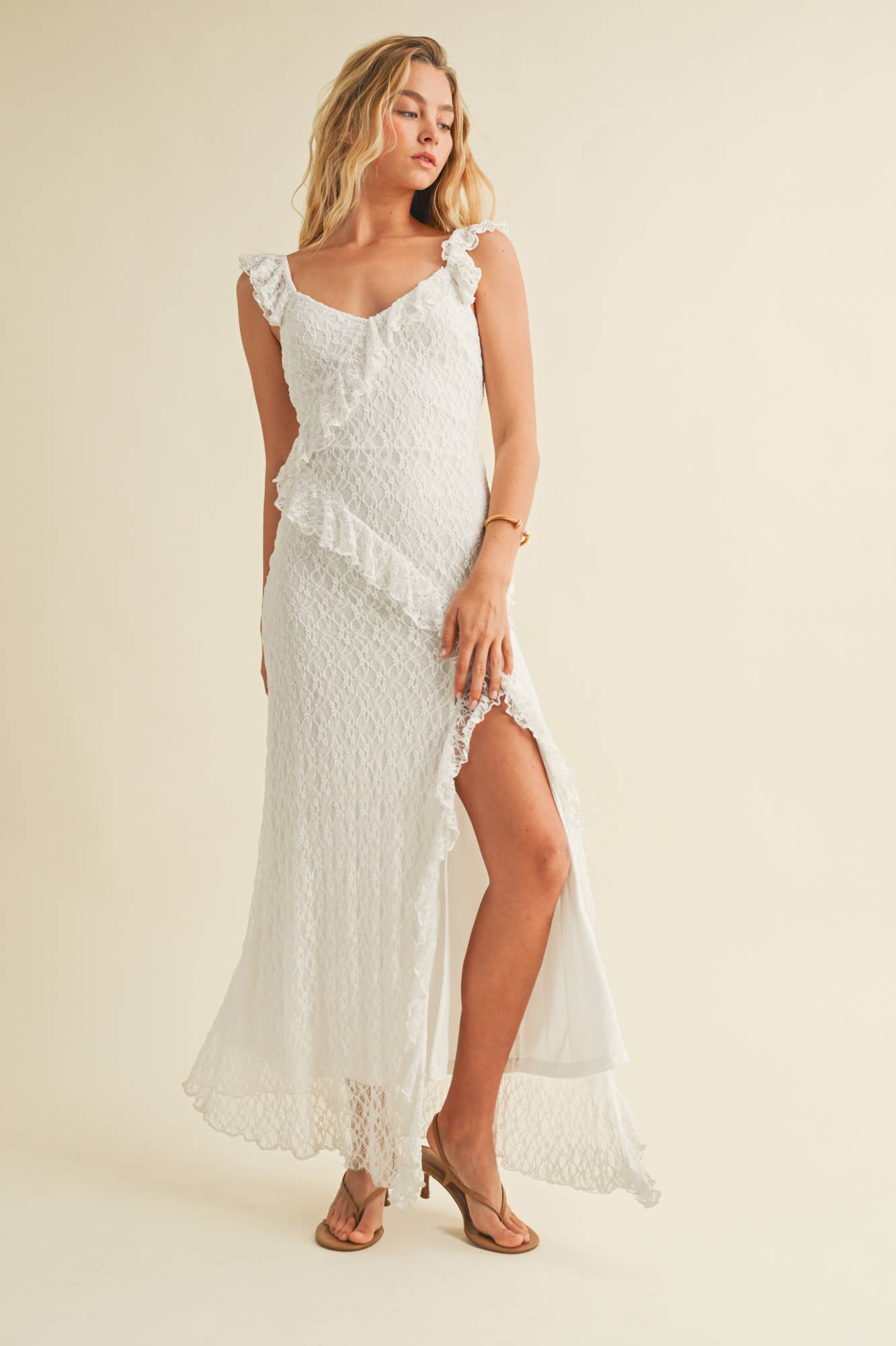 RUFFLE LACE STRAP FRONT SLIT DRESS: Black / S24964