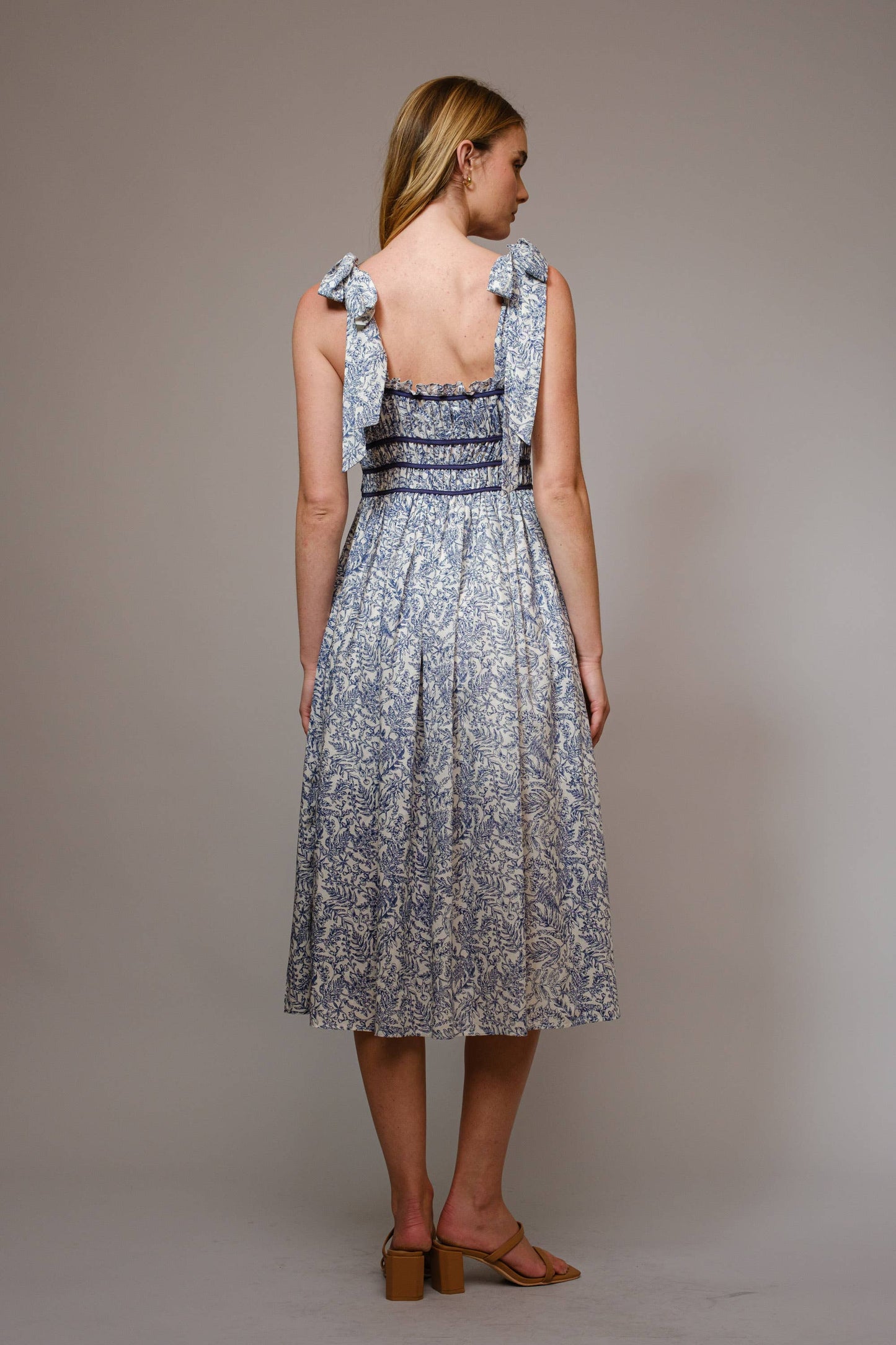 99395D - Tie Shoulder Ruched Midi Dress: NAVY / Blue B