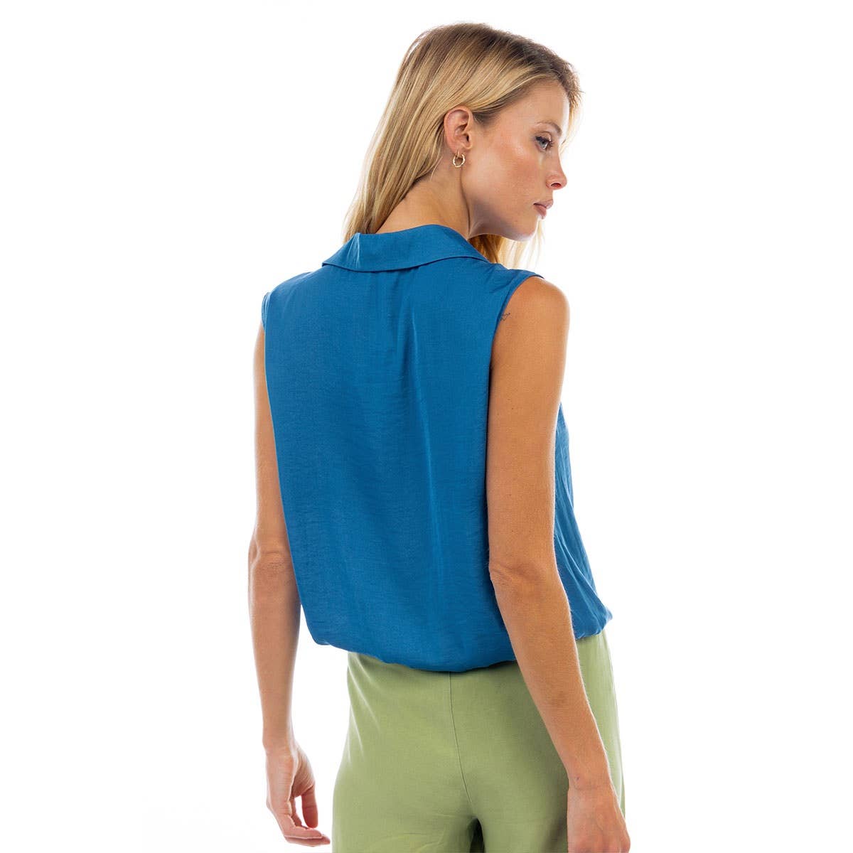 Knotted Sleeveless Collared Top: Papyrus / ET119375A-F