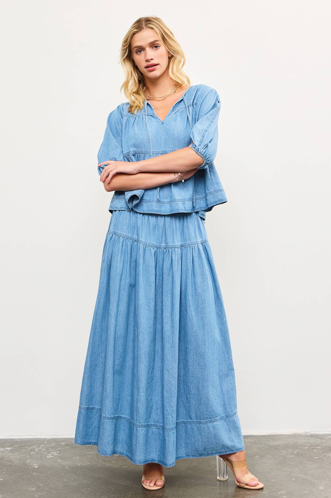 BANDED WAIST SHIRRING TIERED DENIM MIDI SKIRT: WASHED DS0755