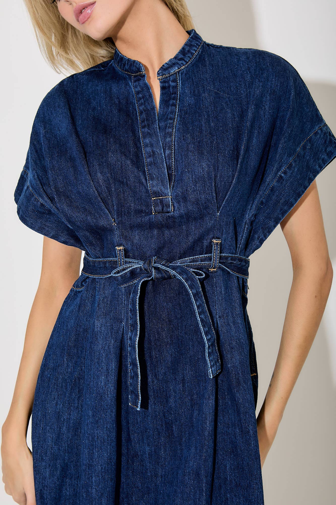 SHORT SLEEVE DENIM DRESS: DENIM / BD5926