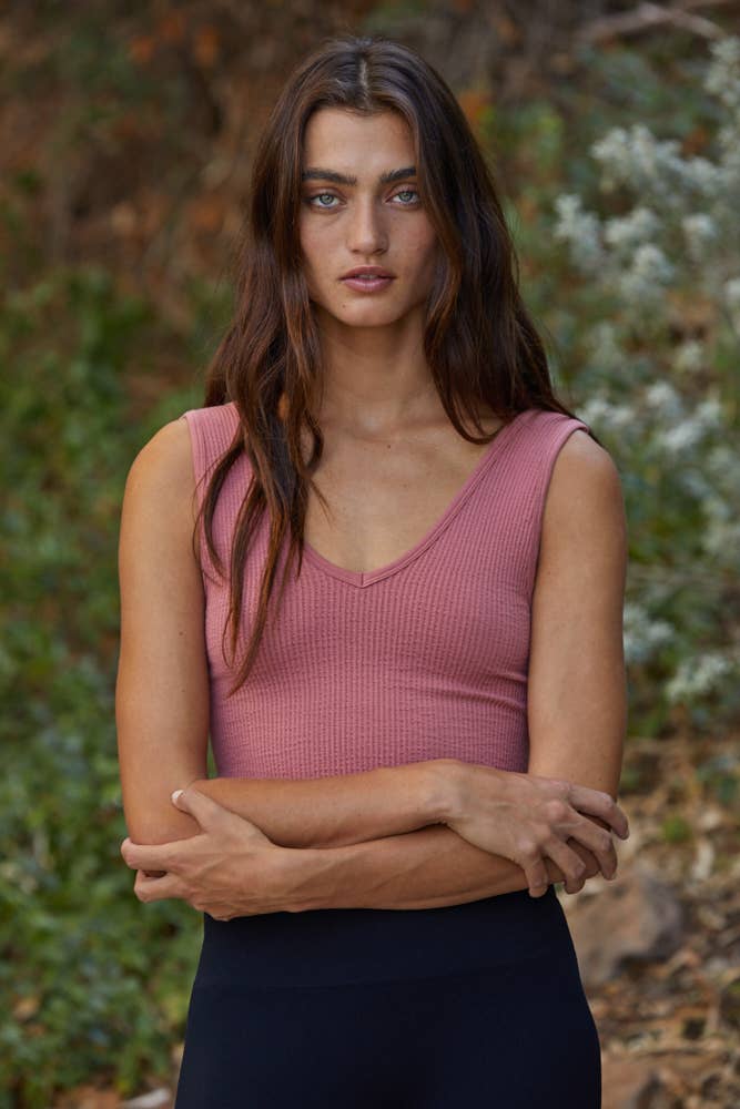 S1050N | Seamless Sleeveless UV Neck Reversible Tank Top : Olive Gold