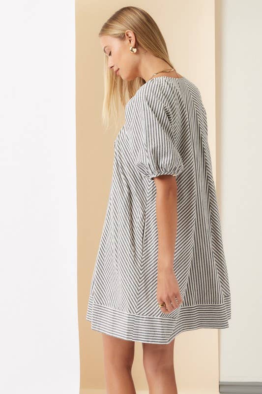 Striped Puff Sleeve Dress: Navy / IM7971