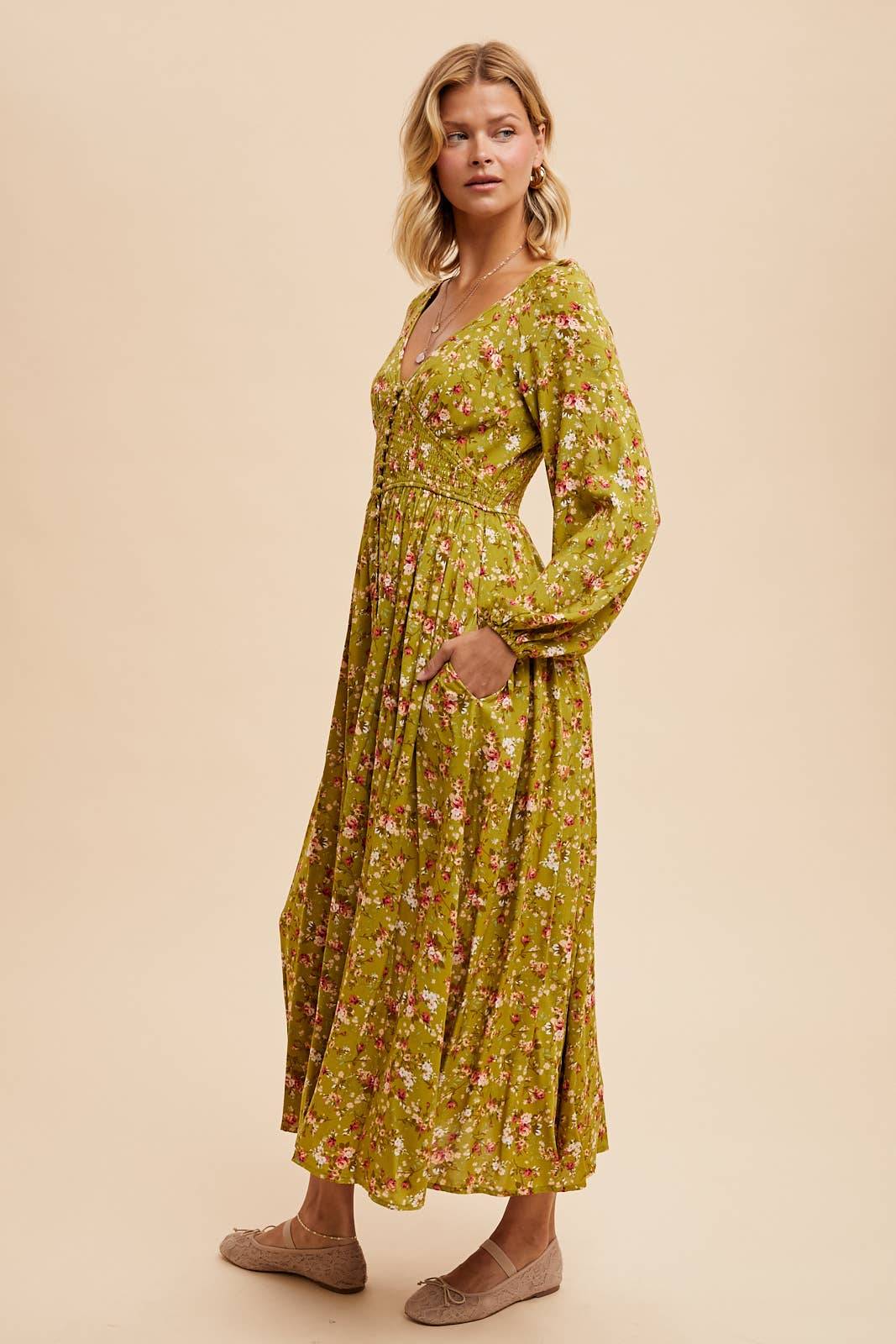 SMOCKED FLORAL MAXI DRESS : AVOCADO / ILD5844-A