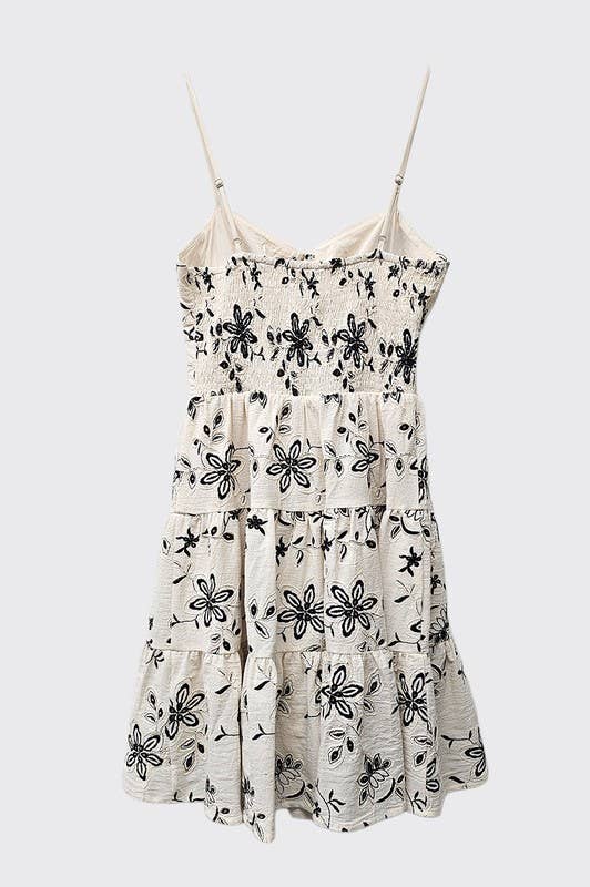 Embroidery Cut Out Mini Dress: Natural / IM8742