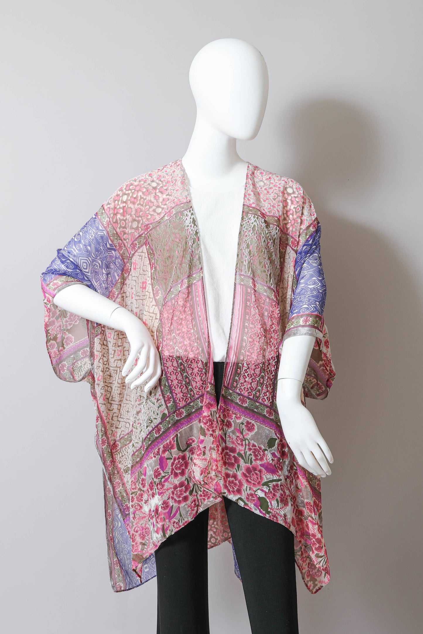 Bohemian Burnout Velvet Kimono ๐ฎ: White