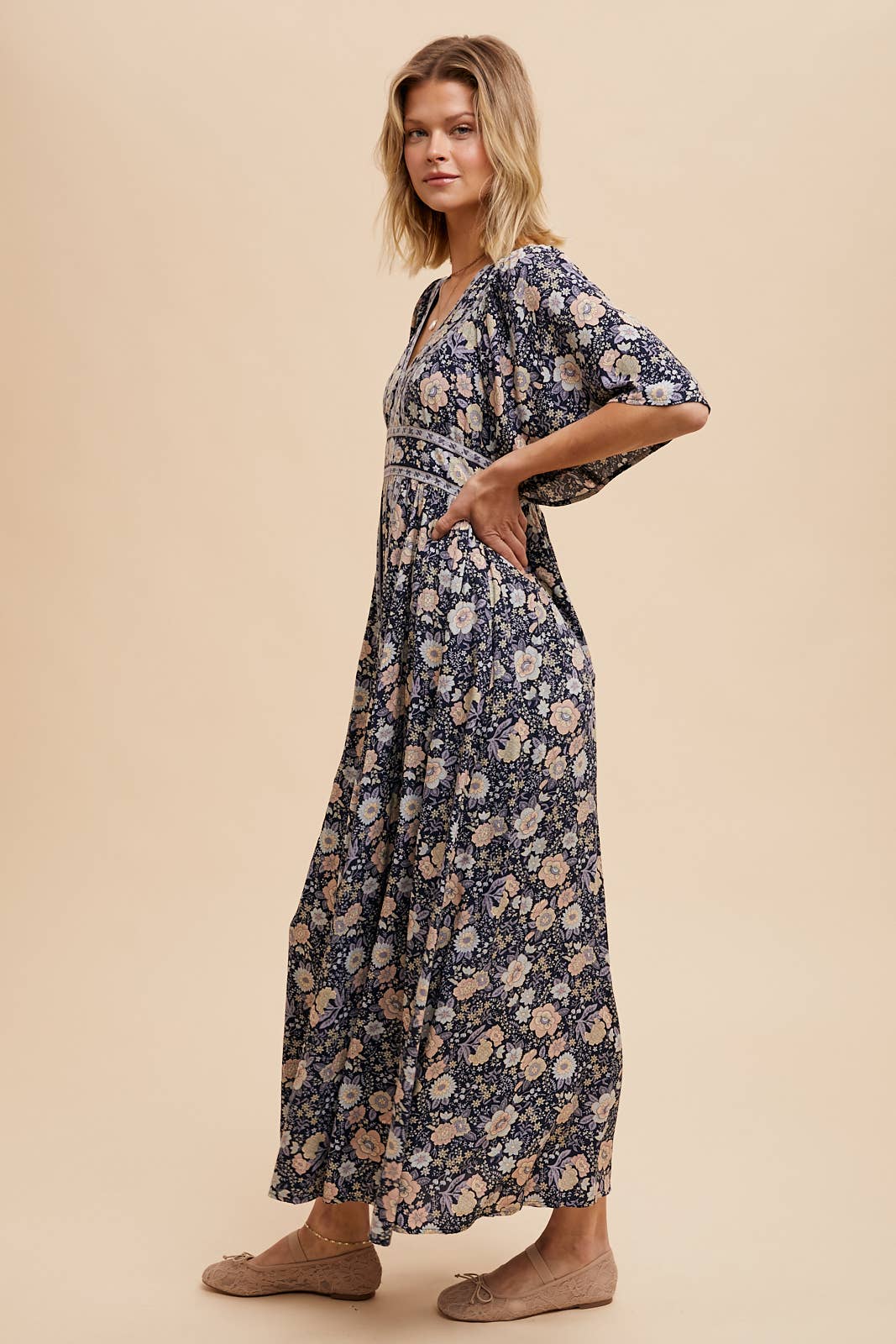 BORDER PRINT FLUTTER SLEEVE MAXI: MIDNIGHT / ILD5756