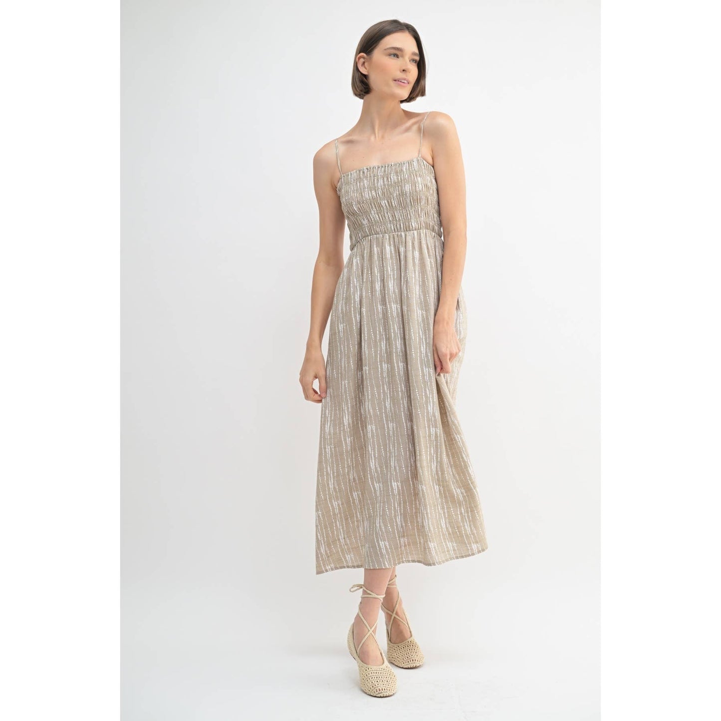 ABSTRACT PRINT SMOCKING DETAIL MIDI DRESS: Taupe / FD67696_1