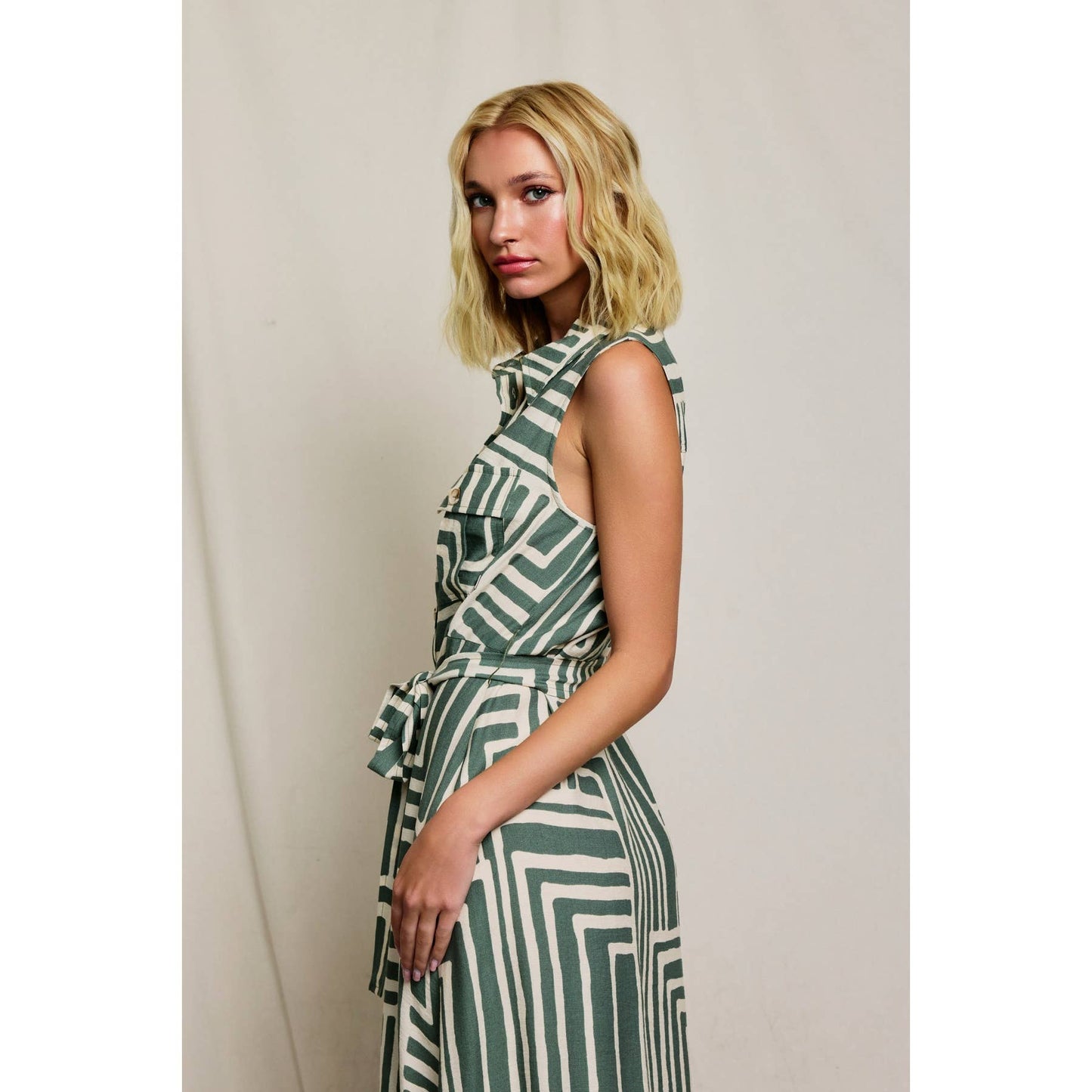 Runaway Sleeveless Shirt Dress: BLACK/CREAM / FD12430-P2063_2