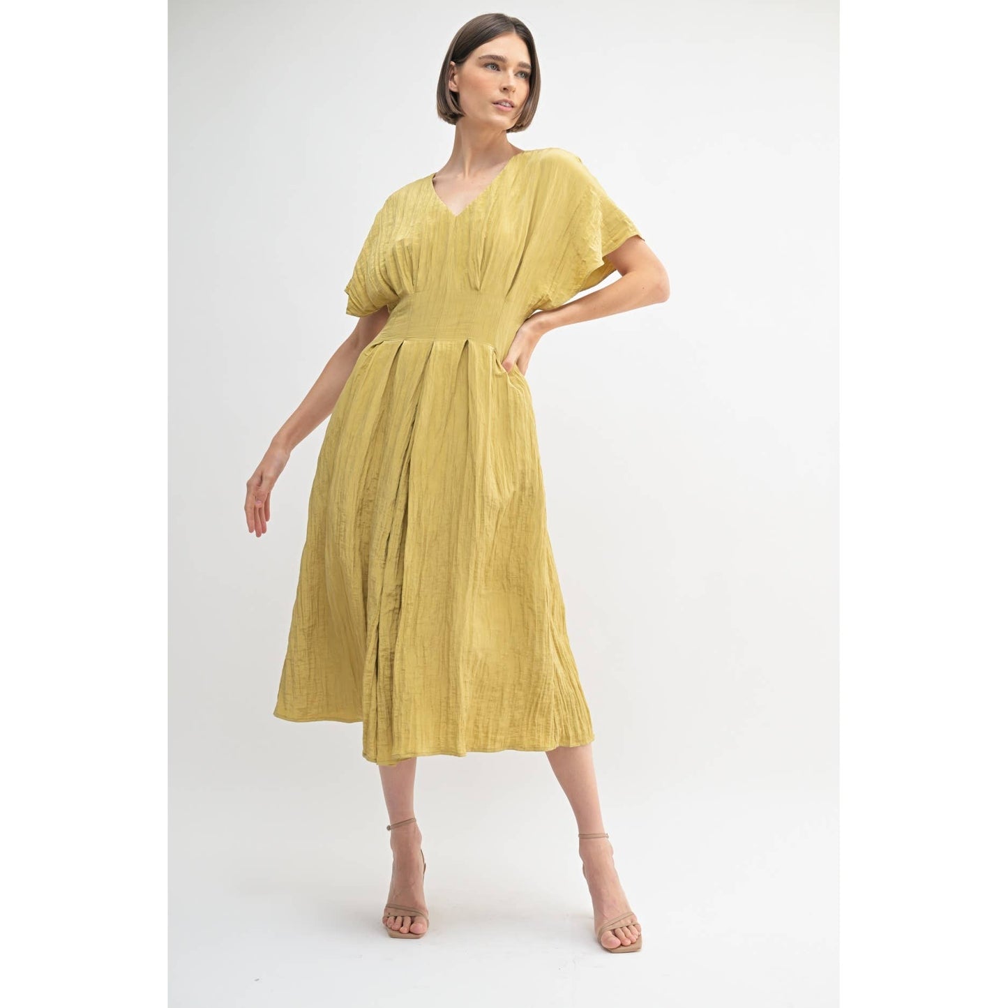 TEXTURE WOVEN V NECK PLEAT DETAIL MIDI DRESS: FAWN / FD67945_1
