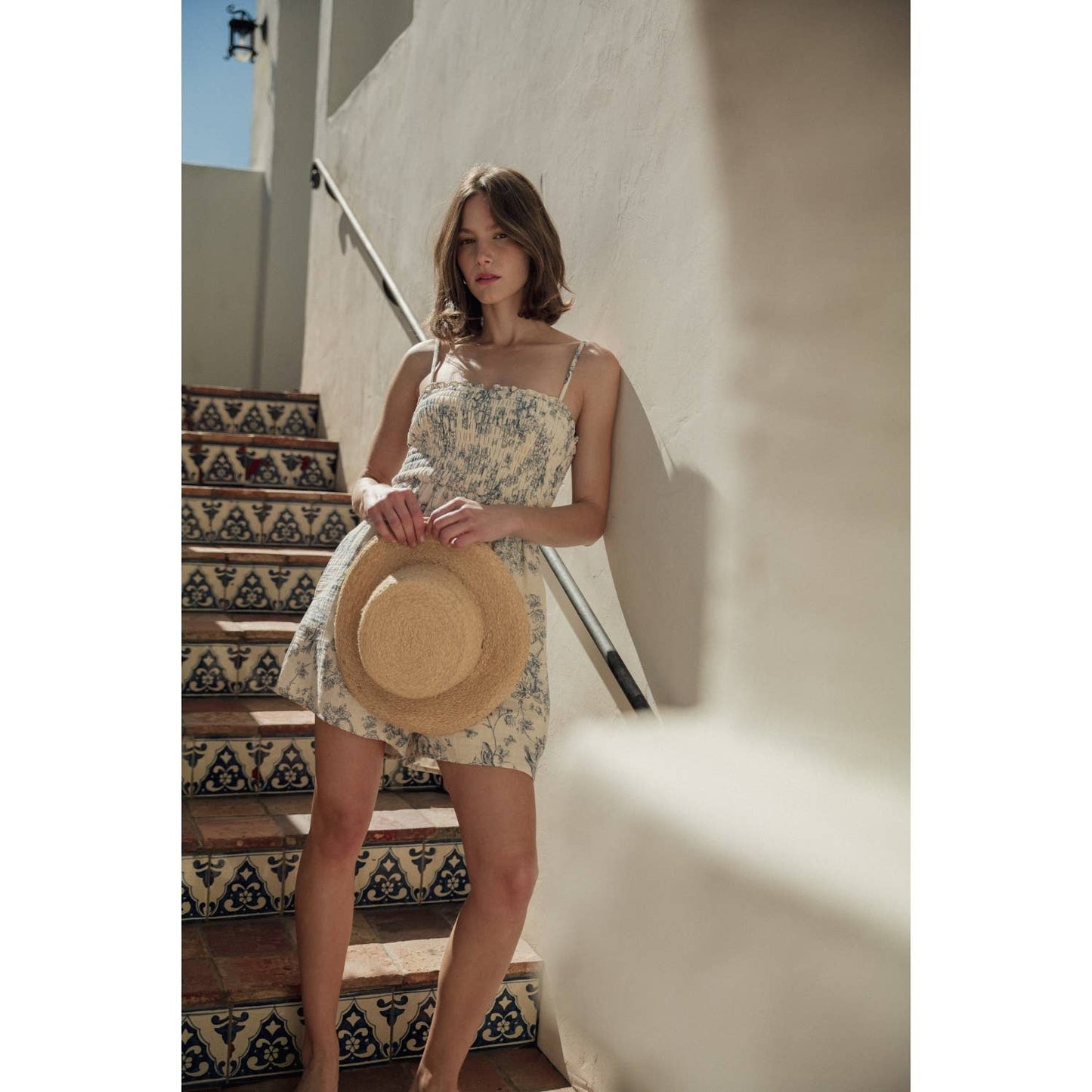 GAUZE FLORAL PRINT SMOCKING ROMPER: Blue / FT68350