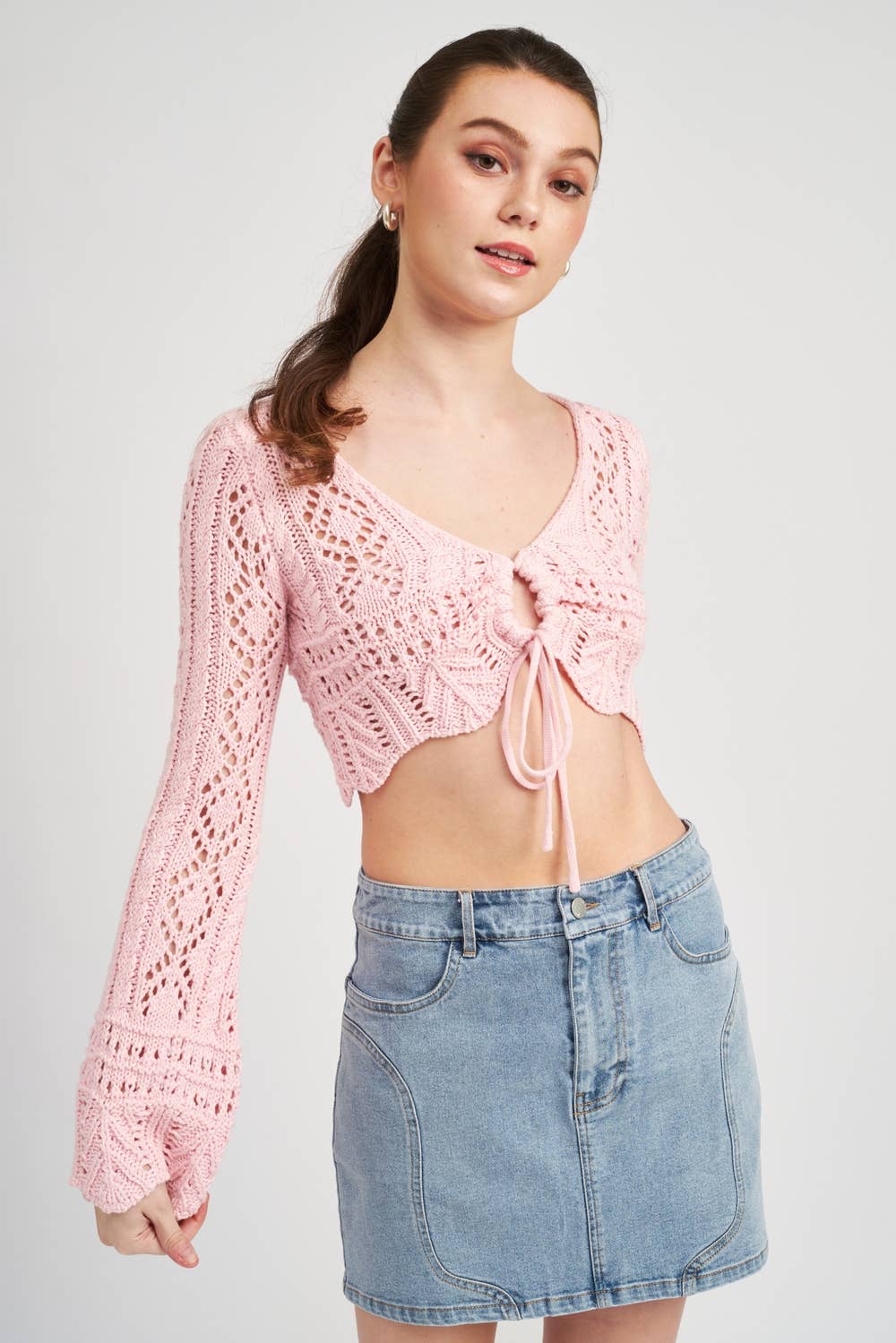 CROCHET CROPPED TOP WITH FRONT TIE: TAUPE
