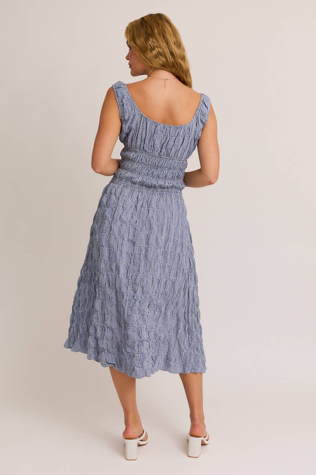 SQUARE NECK SLEEVELESS SMOCKING DETAIL MIDI DRESS
: WHITE-BLUE GINGHAM / SD2670