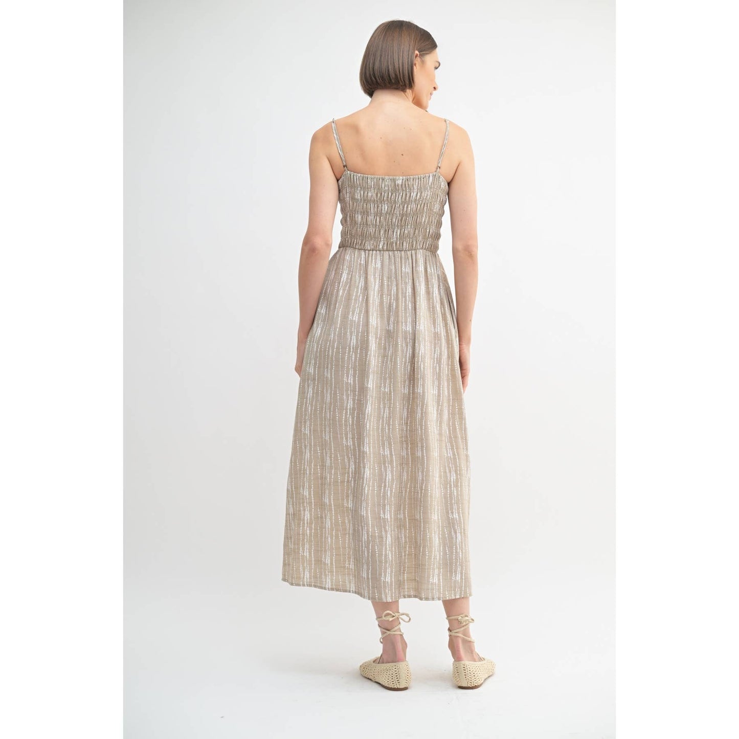 ABSTRACT PRINT SMOCKING DETAIL MIDI DRESS: Taupe / FD67696_1