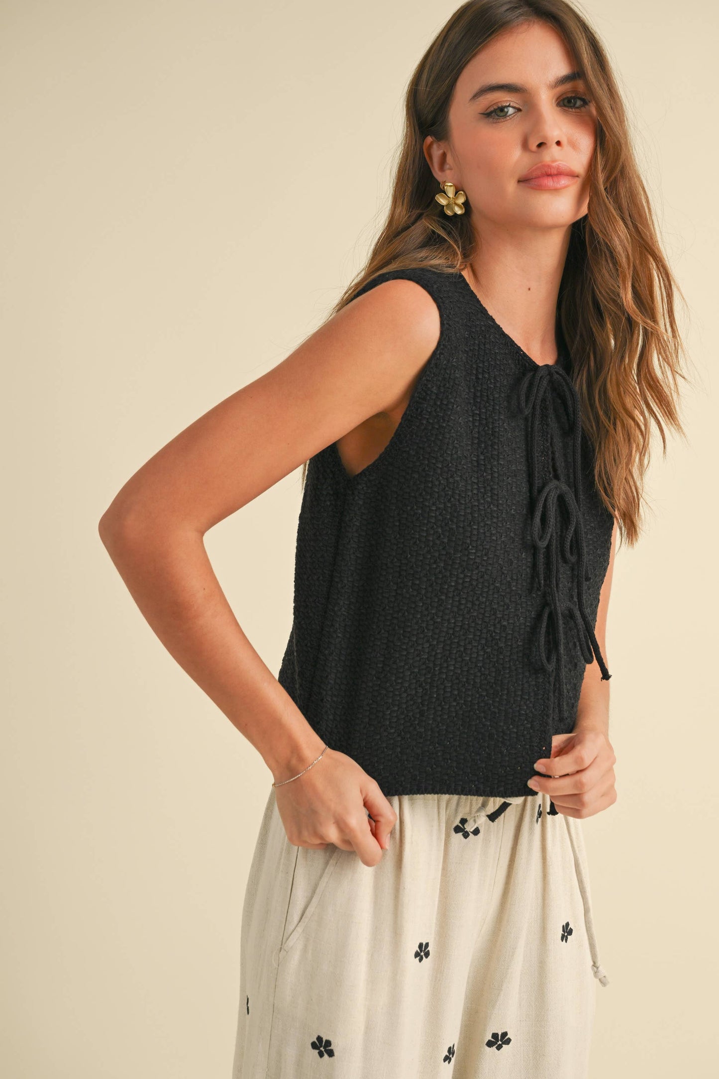 T4837 KNITTED TIED IN FRONT CARDIGAN: CREAM