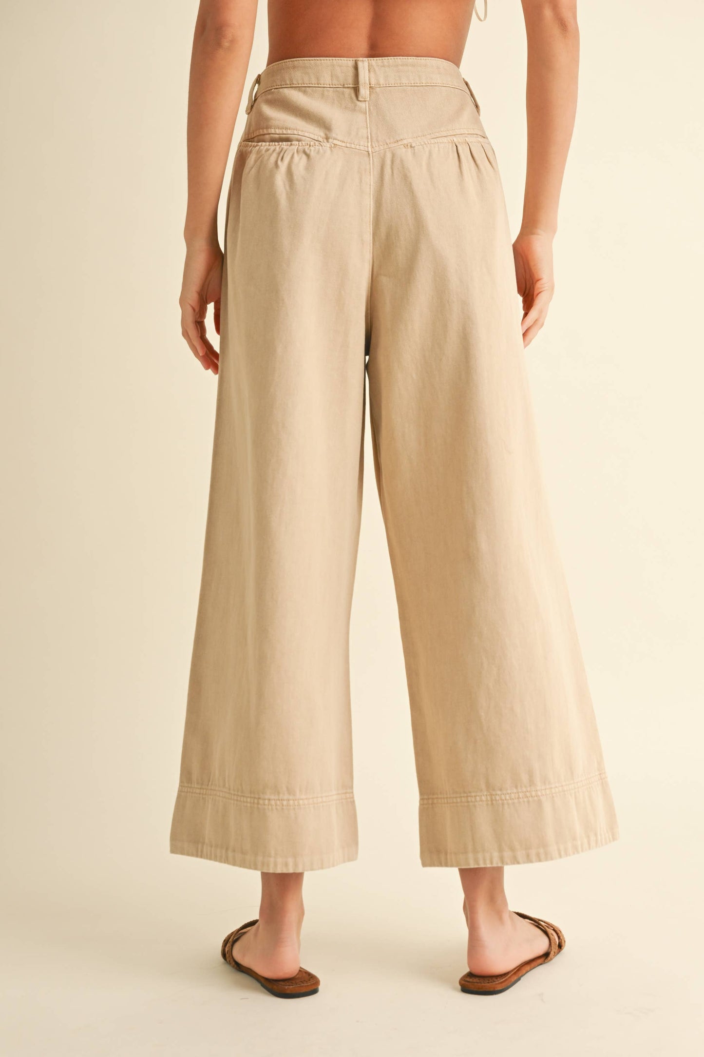 P4093 LOOSE FIT PLEATED WAIST COTTON PANTS: Beige