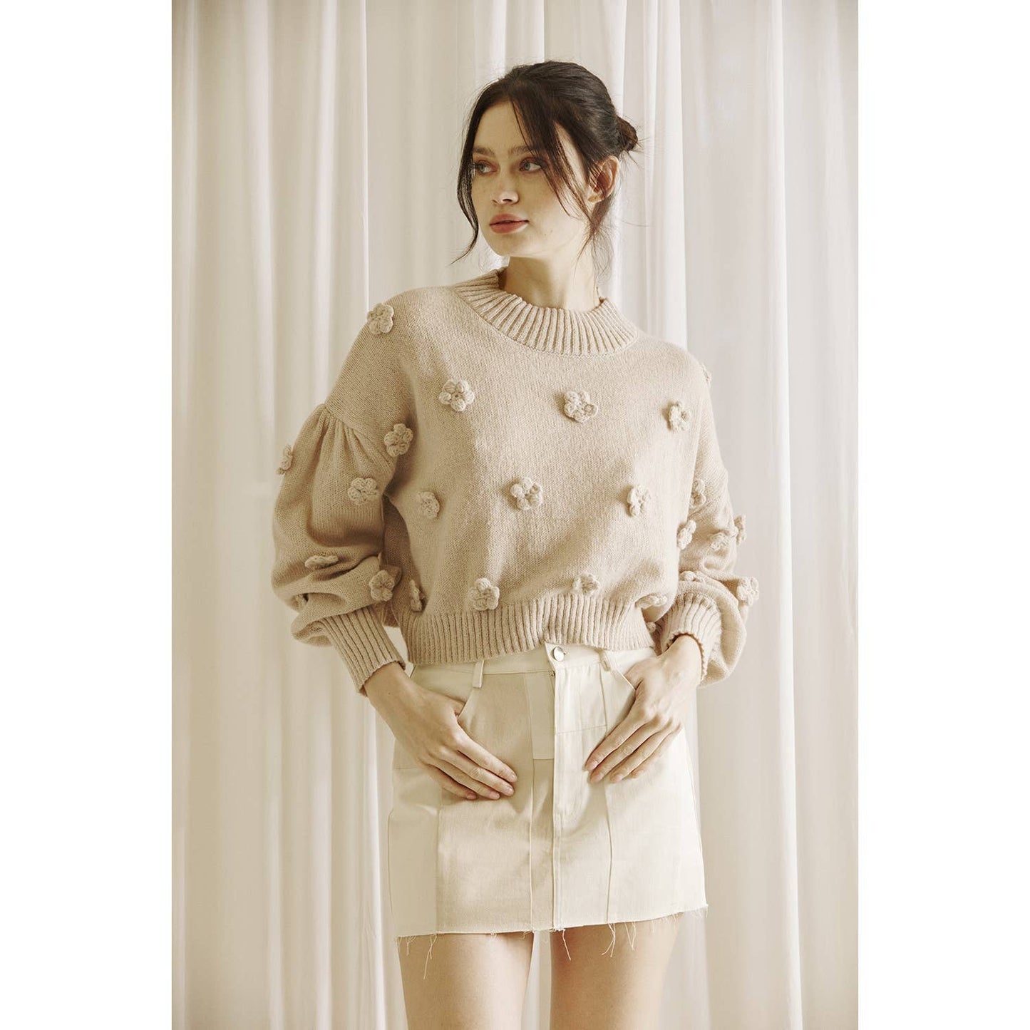 LT2058-1- 3D POM POM DAISY KNIT CROPPED SWEATER: BEIGE