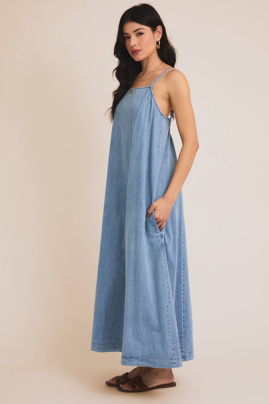 SLEEVELESS A-LINE LIGHT WEIGHT DENIM MAXI DRESS: DENIM / MD10352
