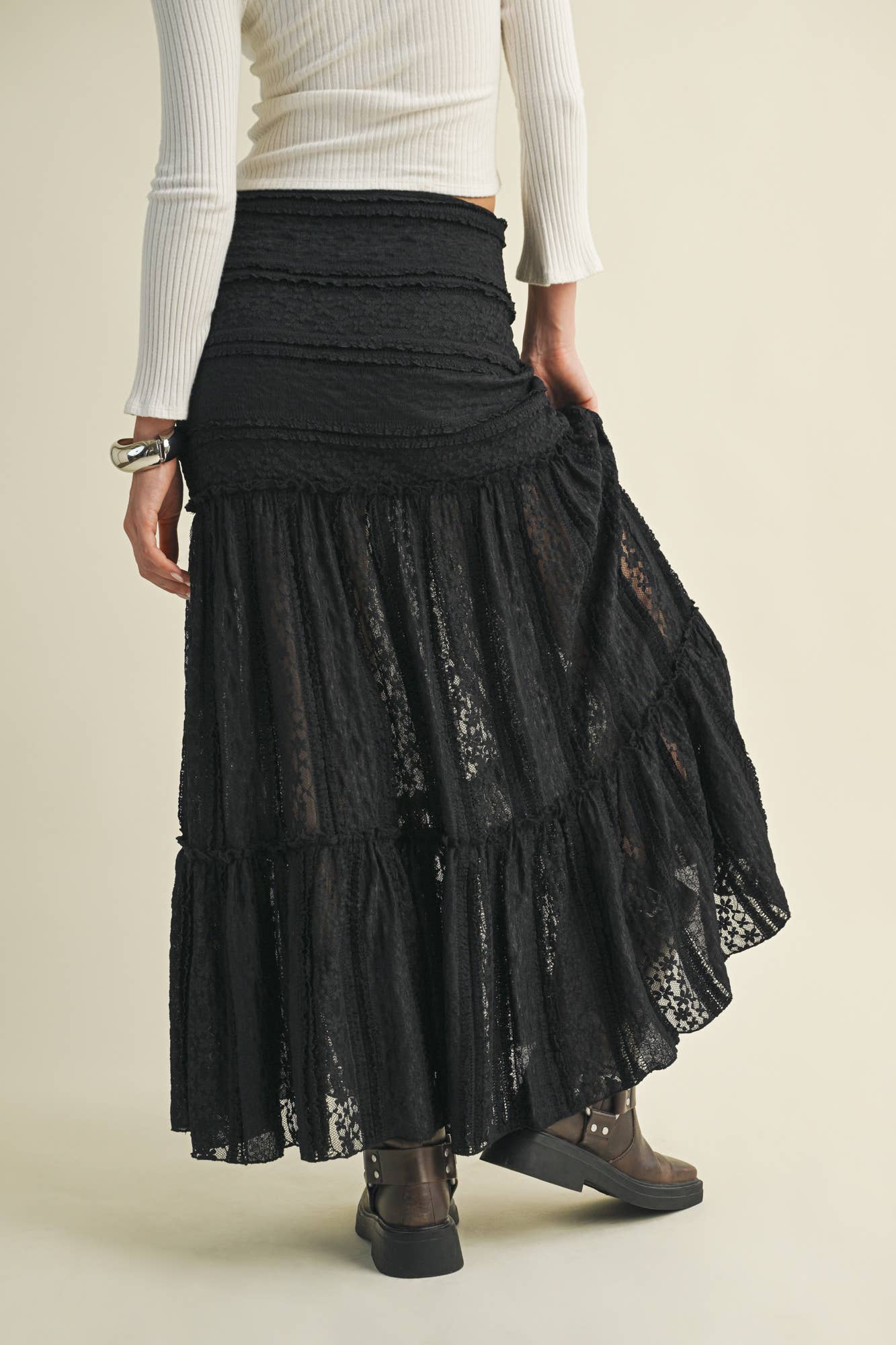 TIERED LACE SKIRT: Black / S24977