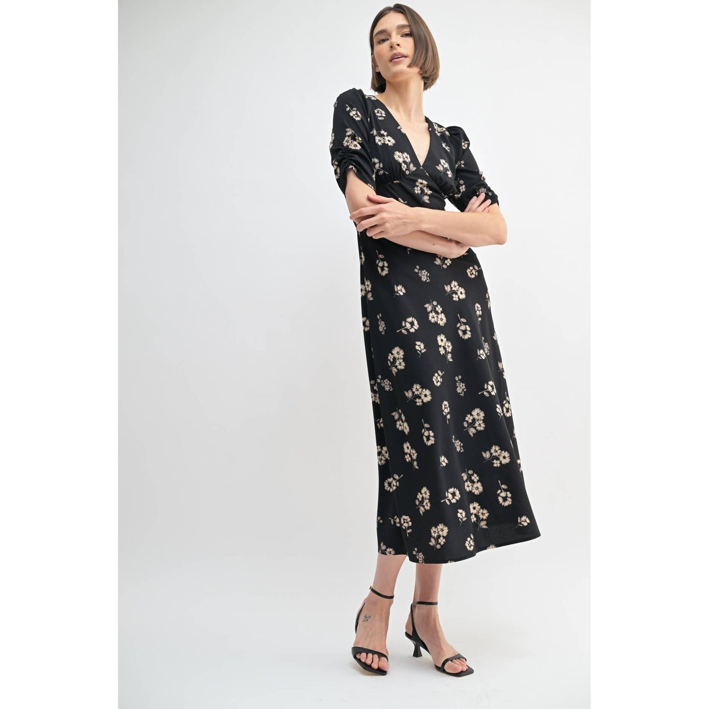 FLOWER PRINT V NECK MIDI DRESS: Black / FD68112_1