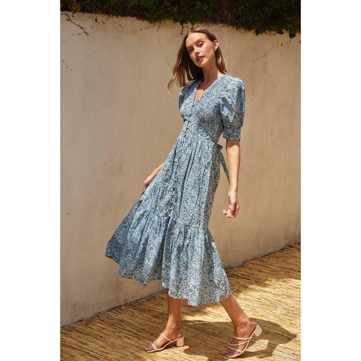 Ditsy Floral Shirred V Neck Buttoned Dress: BLUE FLORAL / FD11638-CP172-X