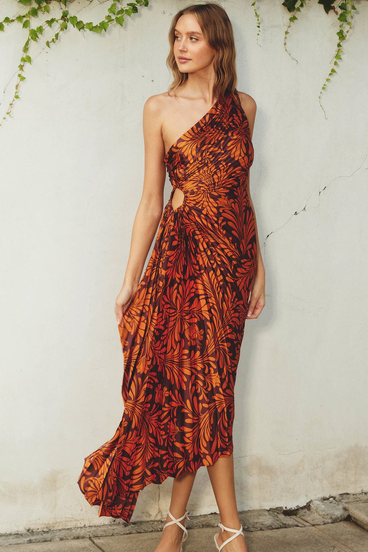 FD10589-P1404 Deco Asymmetrical Pleated Maxi Dress: M / GOLDEN PINE