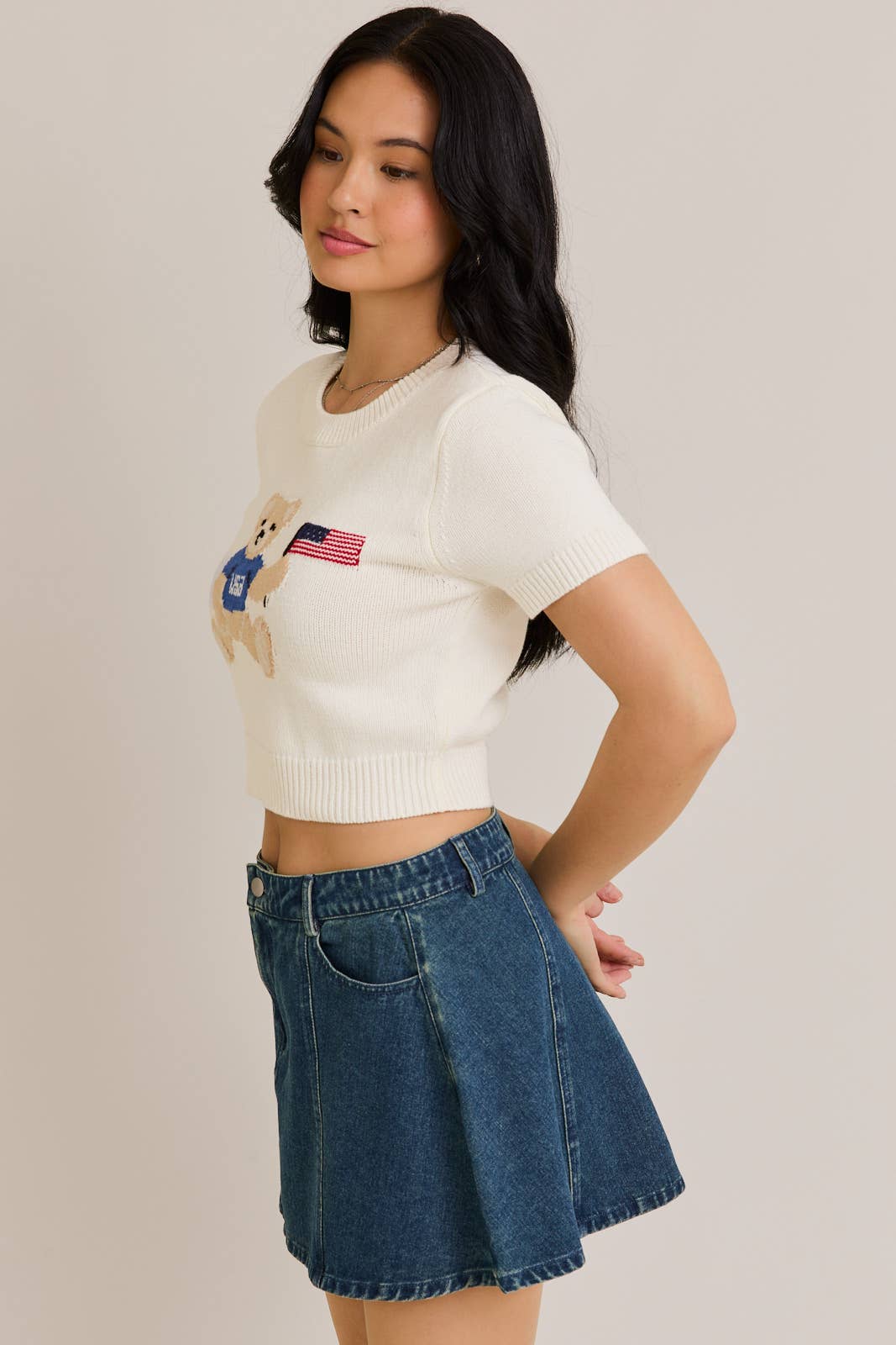 "TEDDY BEAR WITH USA FLAG" GRAPHIC CREW NECK SWEATER TOP: White / IWT5170-3