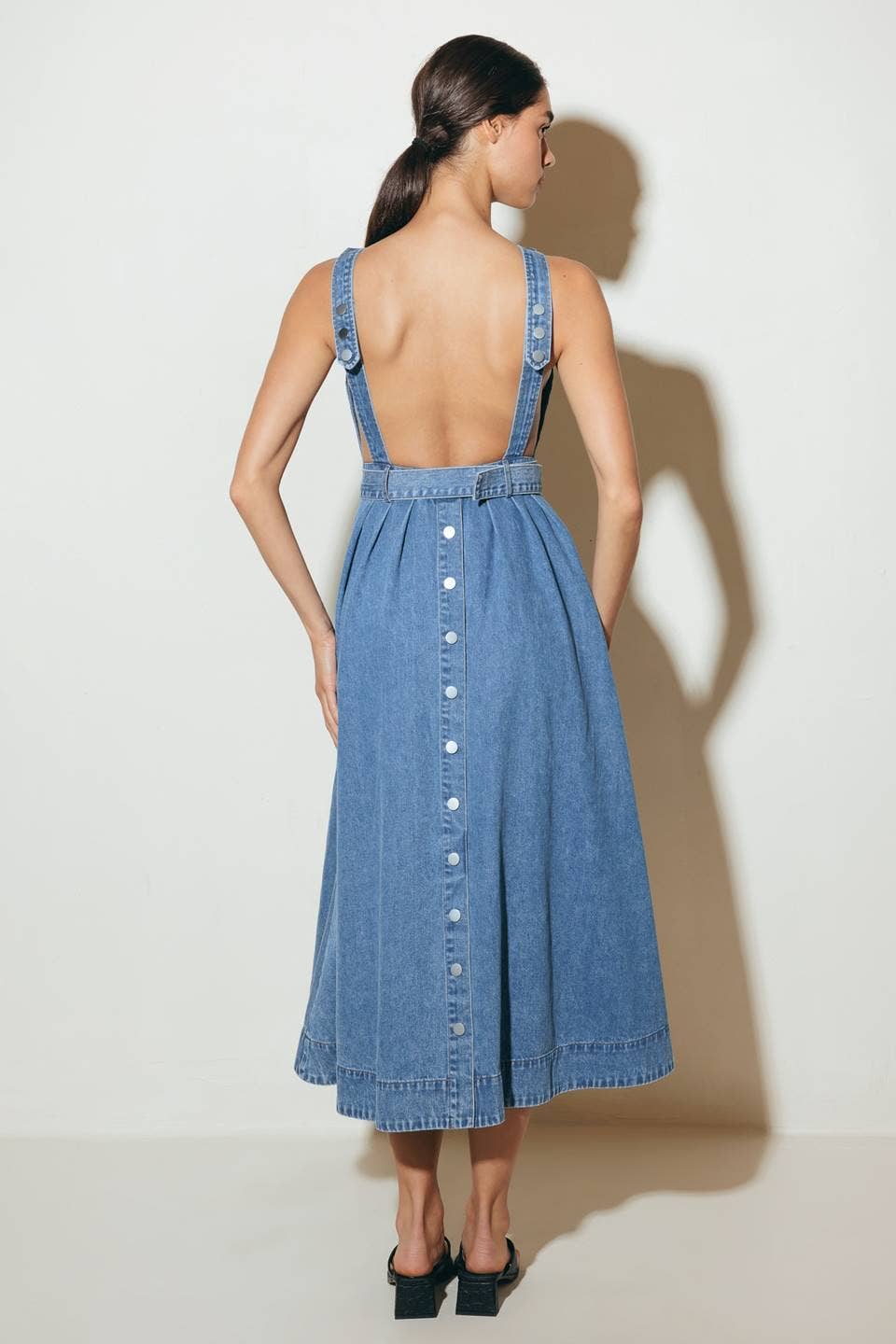 A washed denim midi dress - FD1535: MEDIUM INDIGO