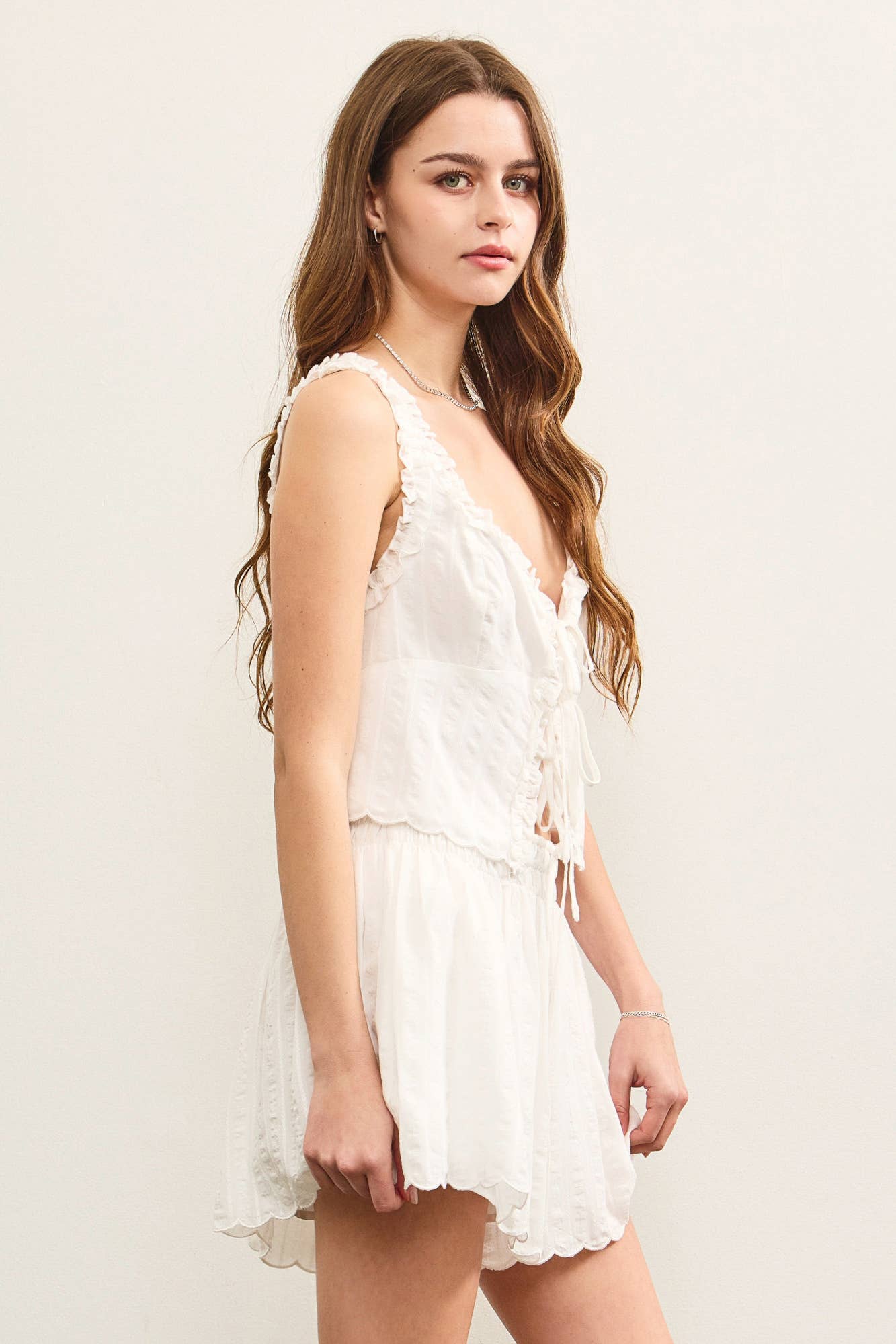 TIED FRONT RUFFLED V NECK SLEEVELESS TOP: SNOW WHITE S24790