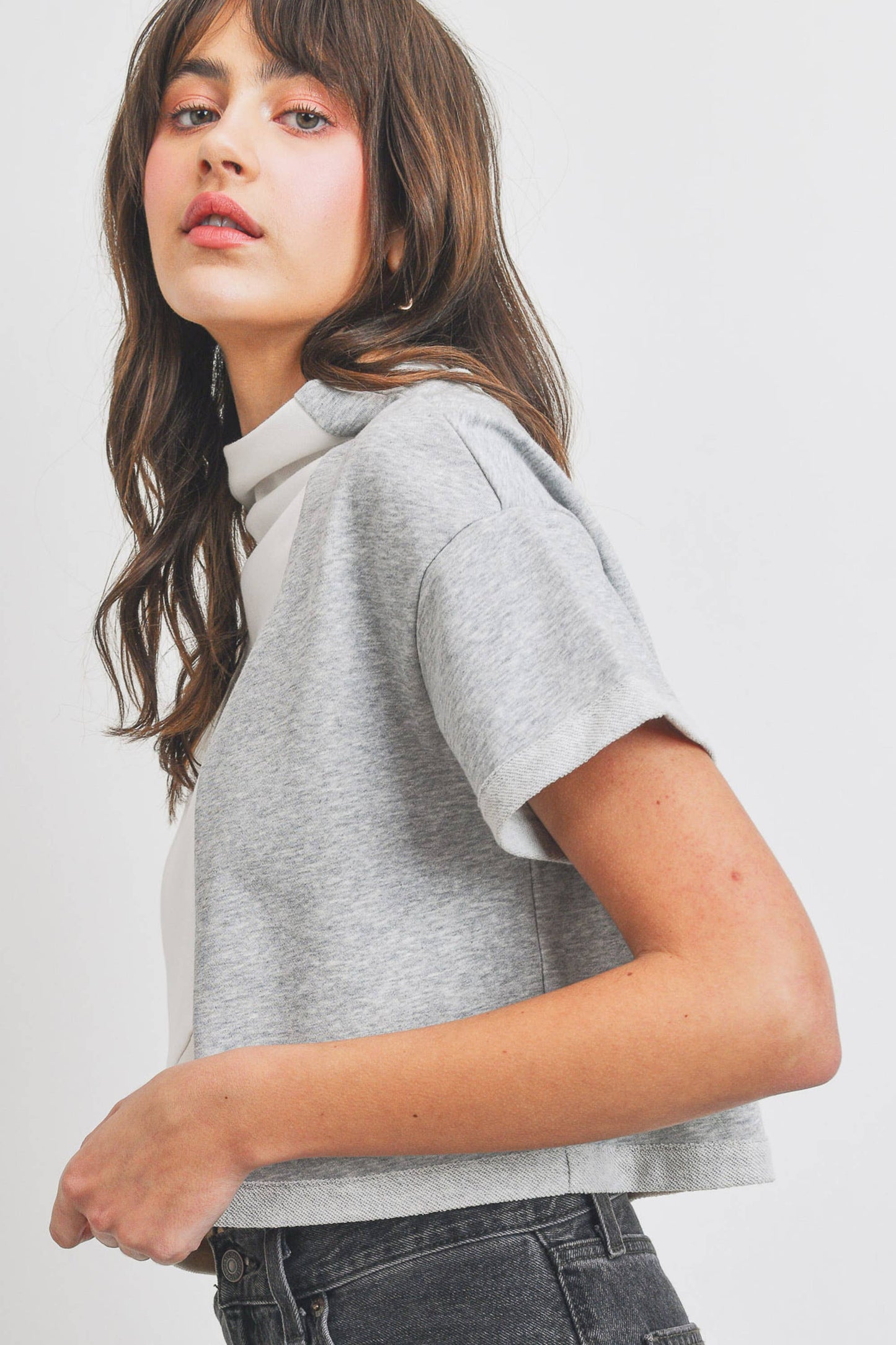 Turtle Neck Color Block Crop Top: IVORY MULTI