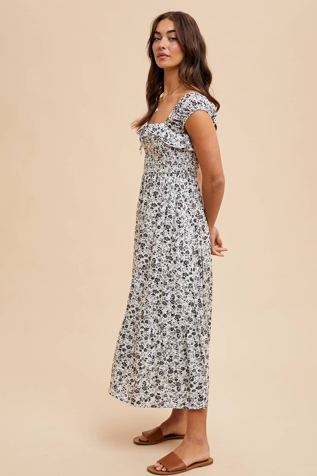 SMOCKED FLORAL PRINT MAXI: Off-White / ILD6126-A