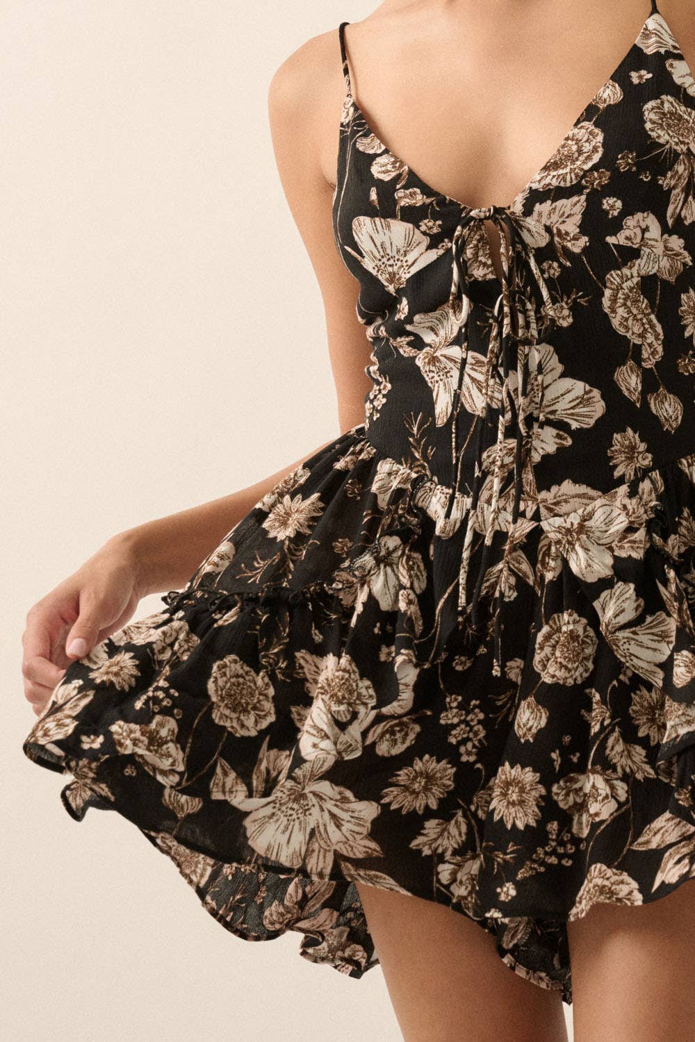 Floral Crepe Ruffled Tie-Front Cami Romper: BLACK / NPC2285C