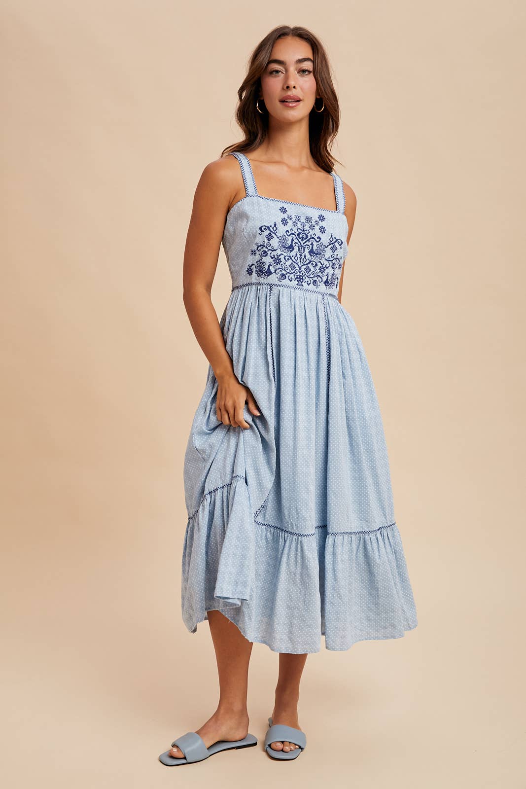 CROSS STITCH EMBROIDERED MAXI DRESS: OFF-WHITE / ILD6266