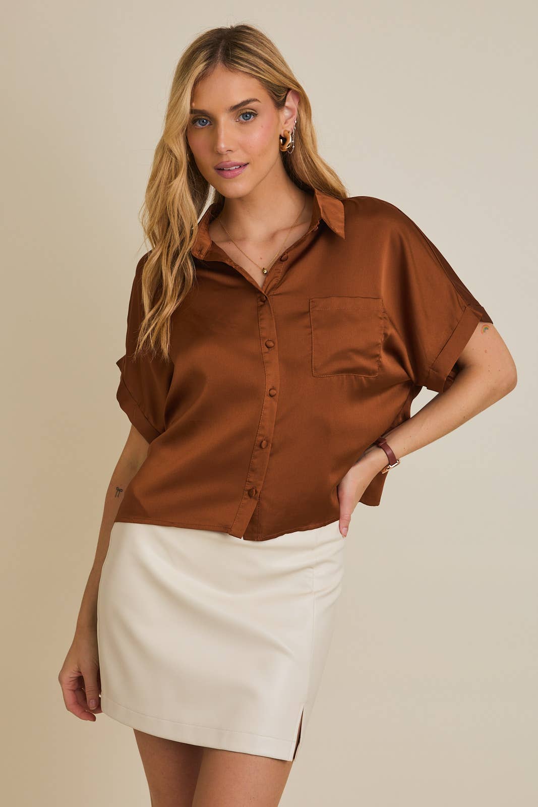 SATIN BOXY BUTTON DOWN BLOUSE: Camel / JT2060
