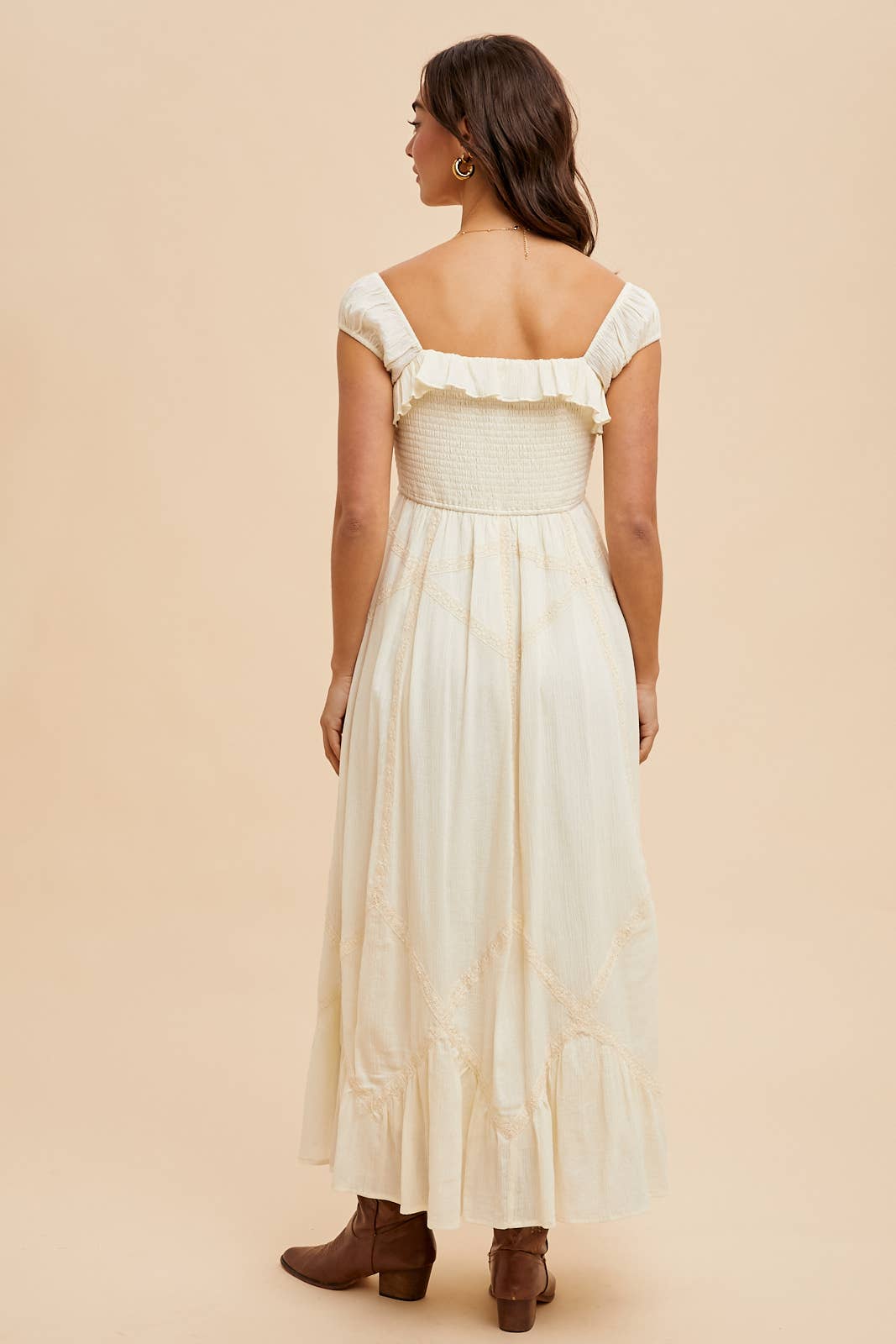 SMOCKED MAXI WITH LACE TRIM DETAIL: SAGE / ILD6126