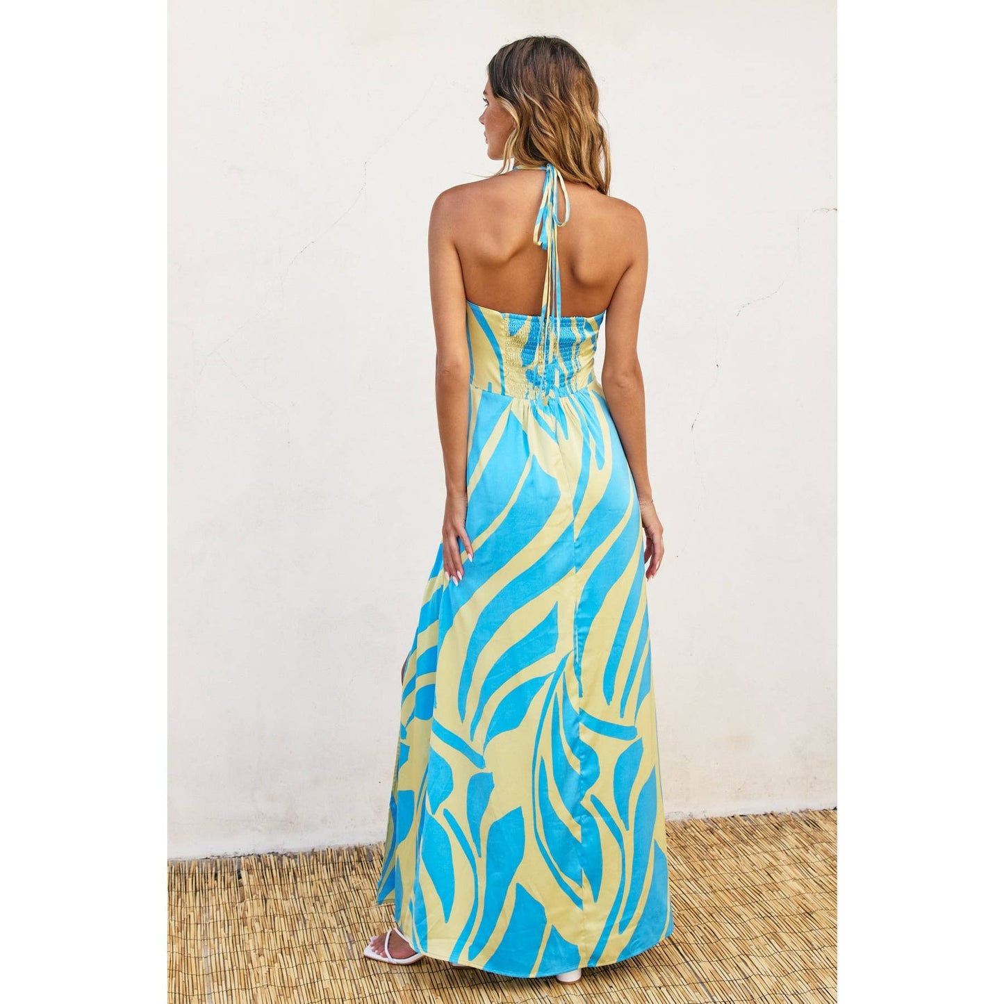 Burst Of Bliss Halter Neck Maxi Dress: OCEAN WAVES / FD11476-P1733