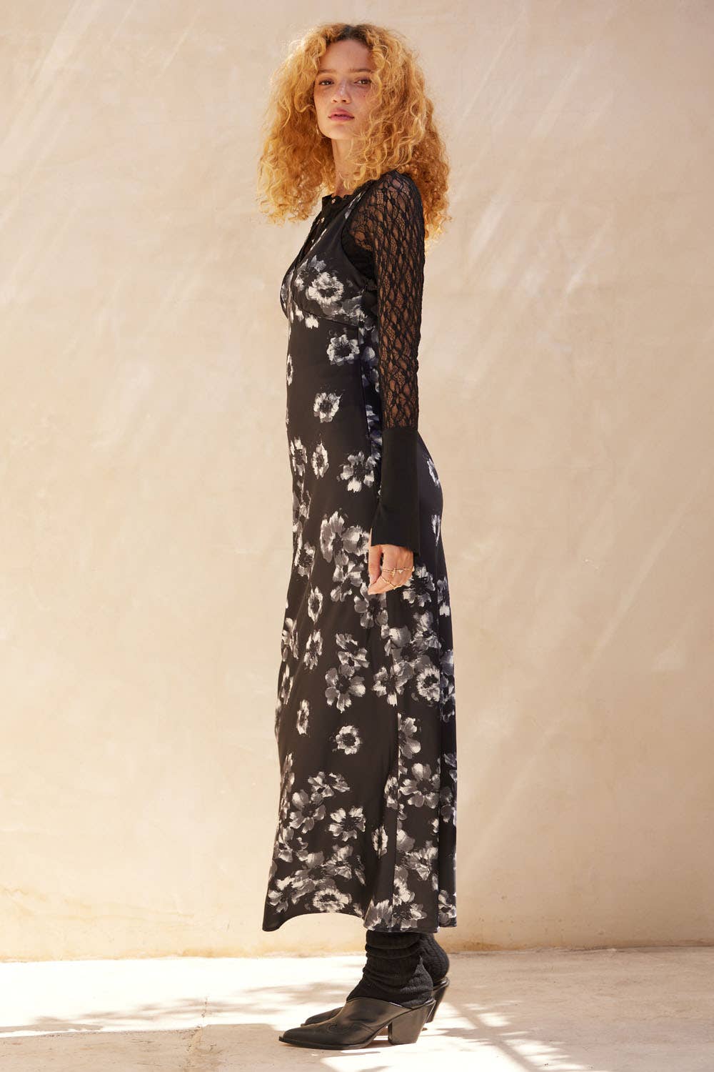 Floral-Print Bias-Cut Satin Column Maxi Dress: STONE / UDC0623
